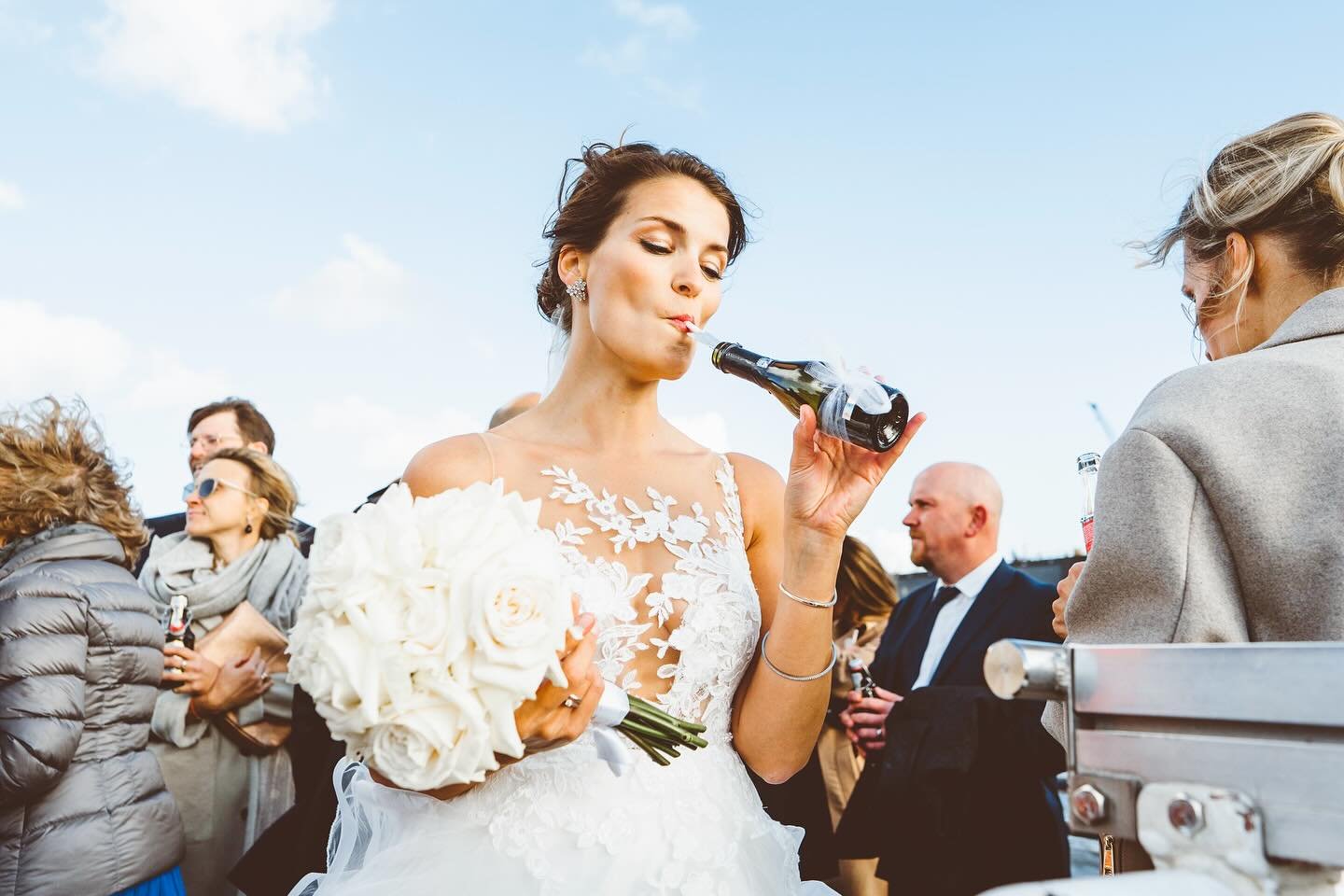 Cheers! Auf Dich Sonja! 🍾 . Ich freue mich so sehr auf all die Sommerhochzeiten in diesem Jahr! ( Nicht im Bild: Br&auml;utigam Jan - auf Dich sto&szlig;en wir nat&uuml;rlich auch an. 😜 )