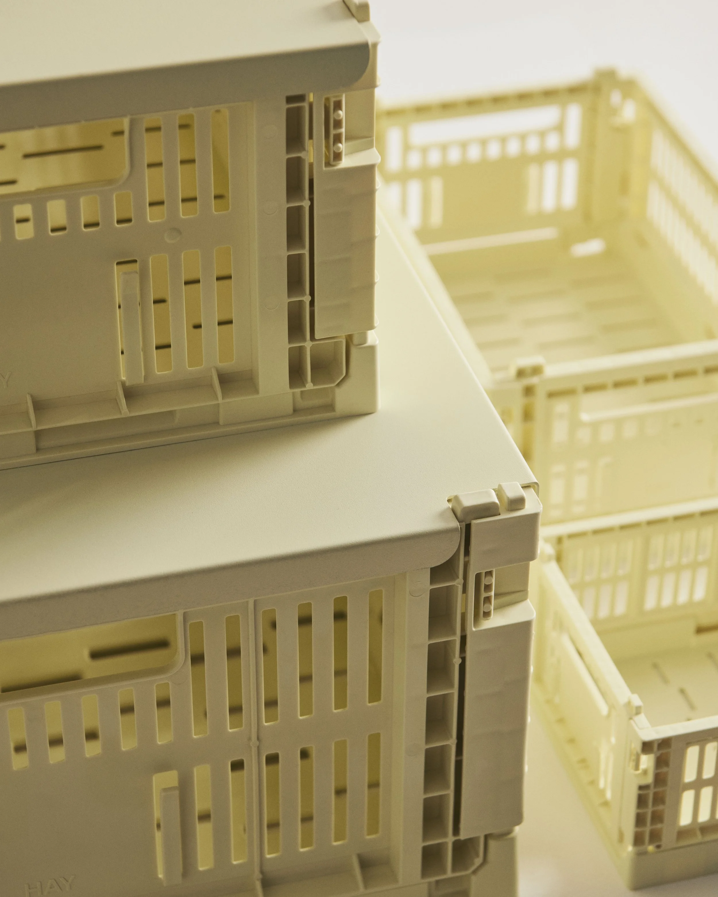 HAY Colour Crate light yellow 03.jpg