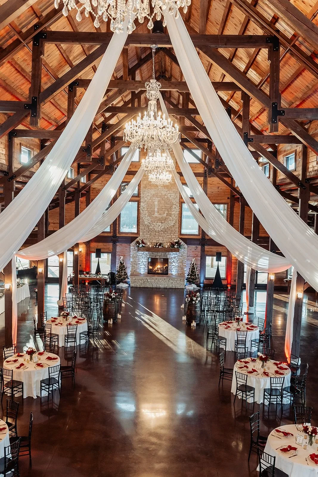 Spacious Indoor Wedding Reception Venue for Up to 400 Guests