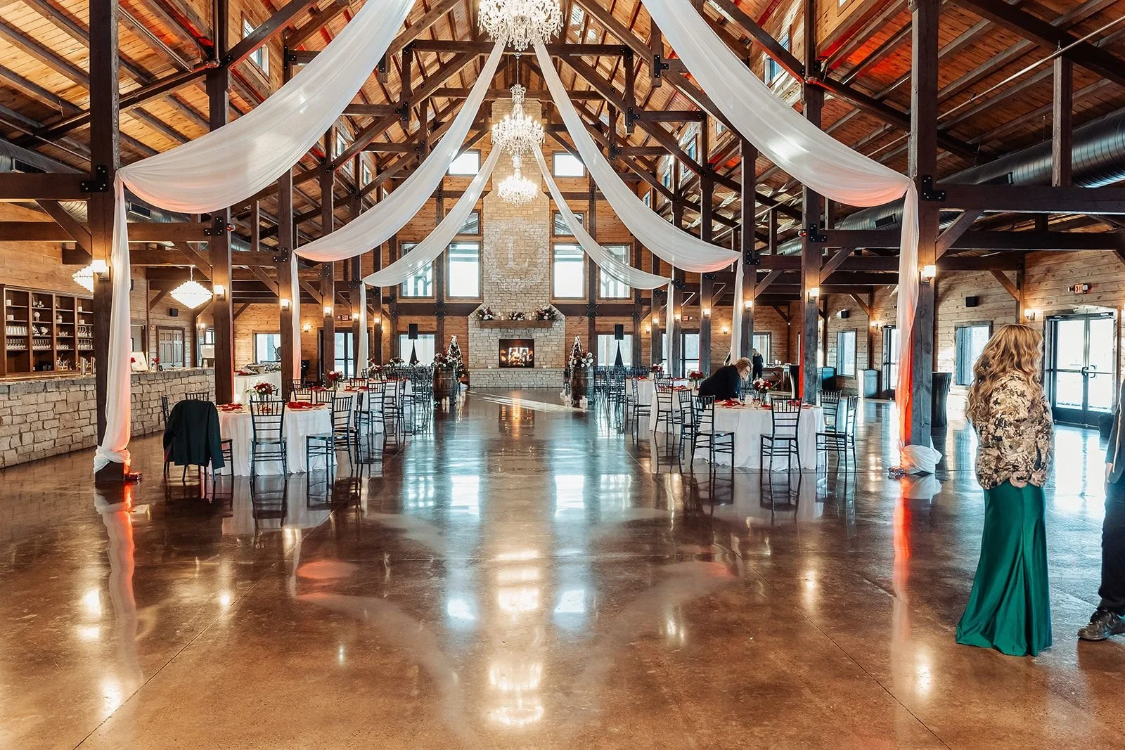 At Hanover Reserve in Hamilton, Ohio, couples can incorporate several distinctly different settings into their wedding photography.