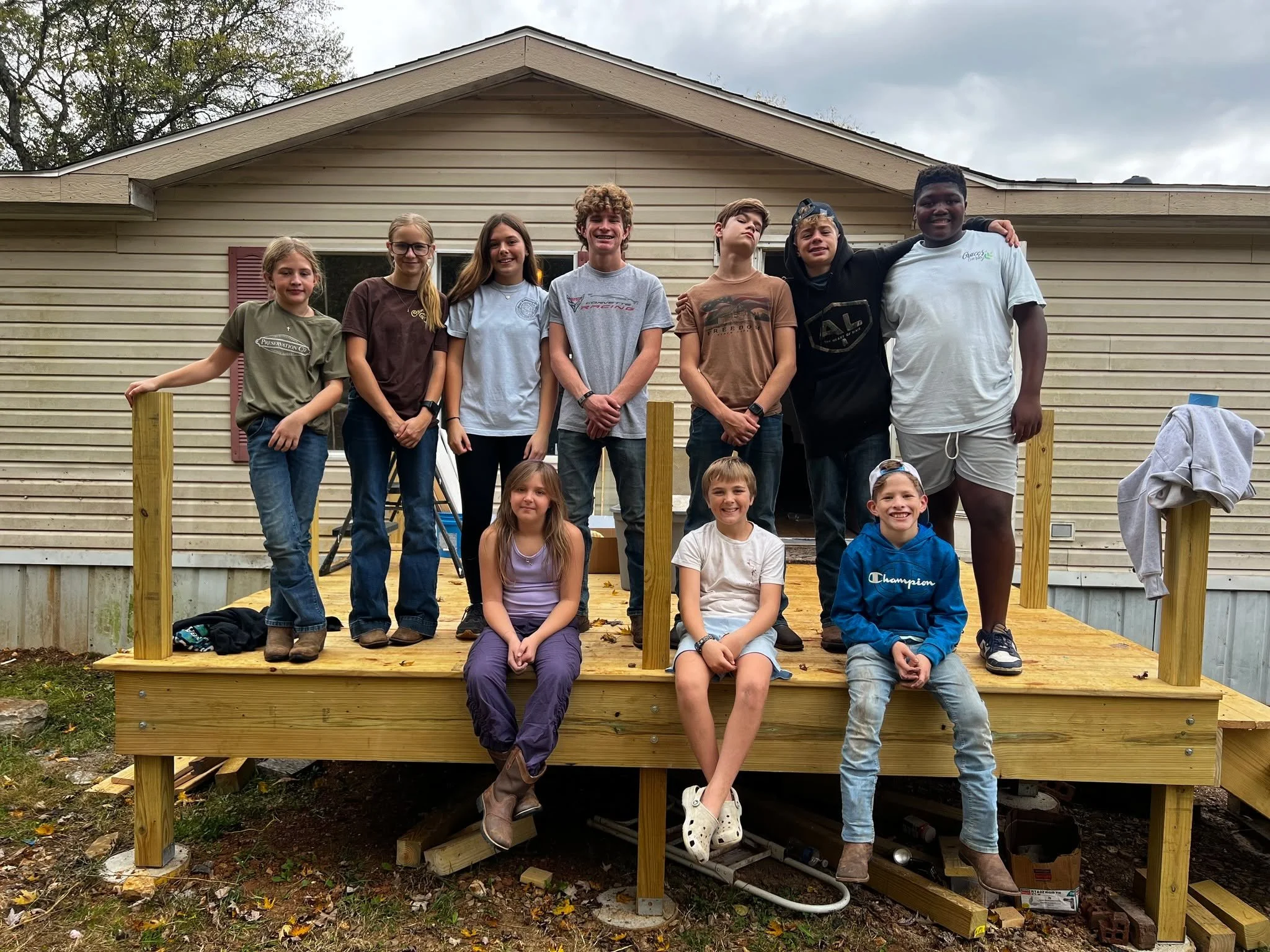 Our Thanksgiving story continues!
We want to show gratitude for this amazing group of homeschool kids and their mommas who showed up on move-in day and jumped right in. They moved furniture, mowed grass, picked up sticks, scrubbed the old fireplace, 