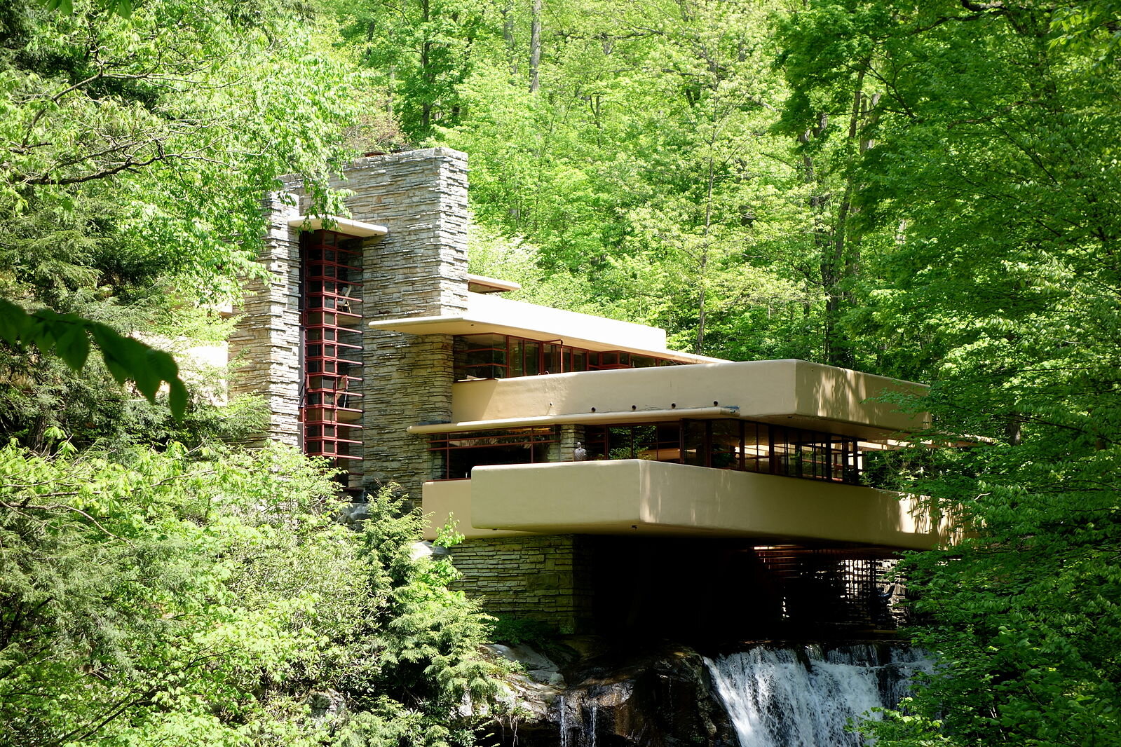  Here is a home Wright designed on top of a waterfall! 