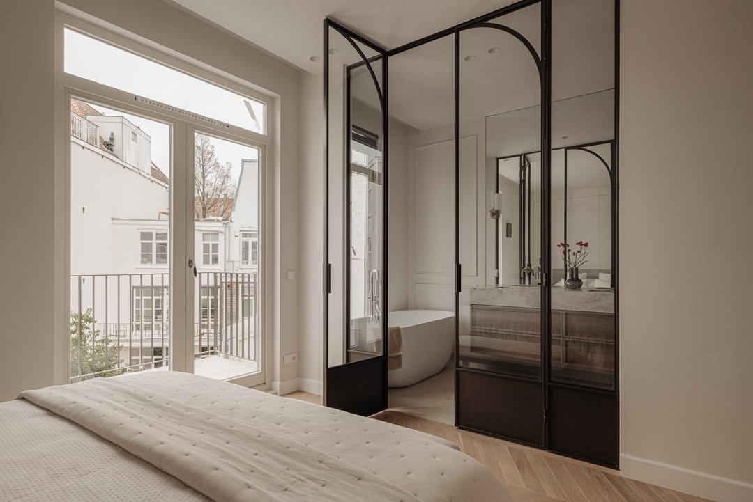 MV Interior Design // It&rsquo;s time to relax. Our vision was to create a high-end, Parisian hotel feeling for this master bedroom with bathroom en-suite.

#mvinteriordesign #interiors #bathroomdesign #interiors