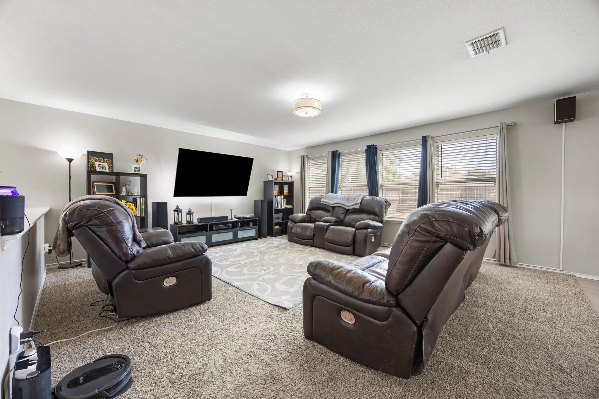 6-web-or-mls-315-highland-creek-dr.jpg