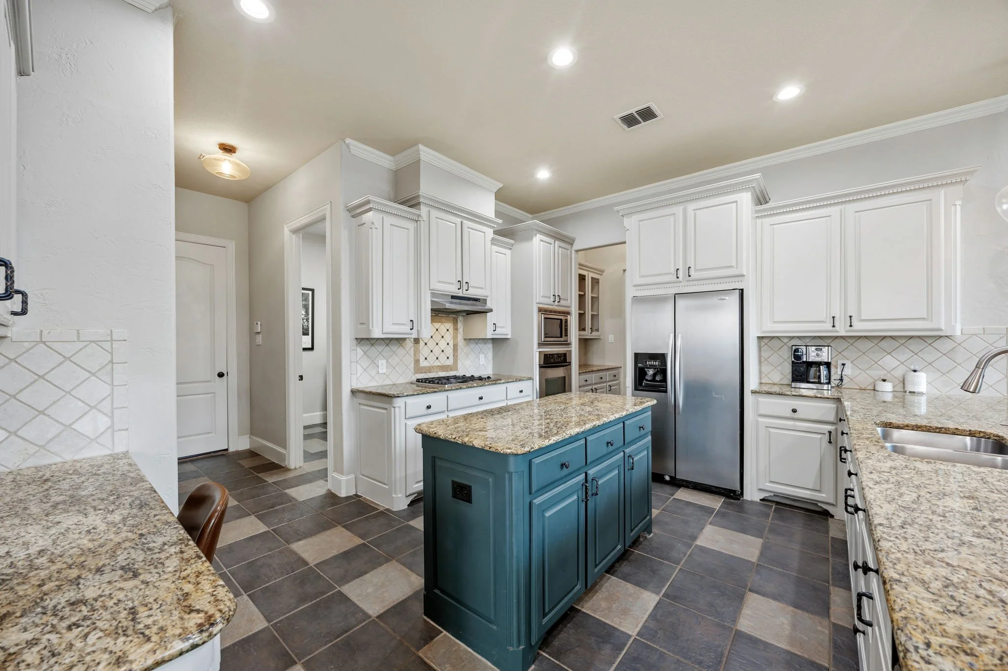 20-web-or-mls-959-terrace-dr.jpg
