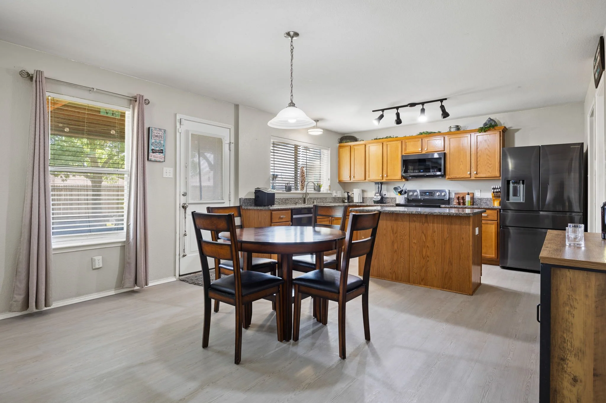 9-web-or-mls-315-highland-creek-dr.jpg
