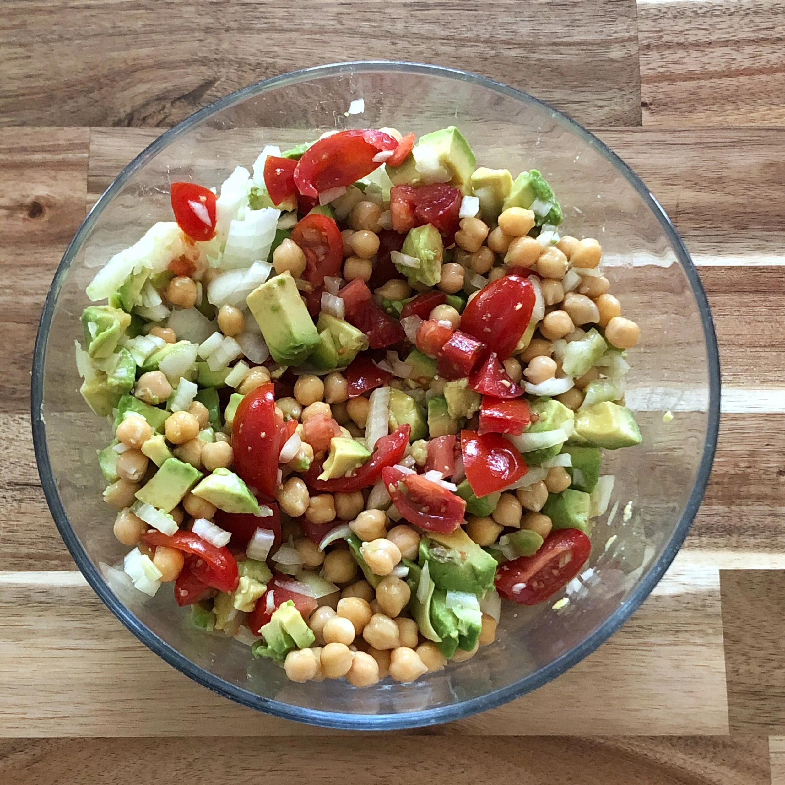 Avocado-Kichererbsen-Salat 