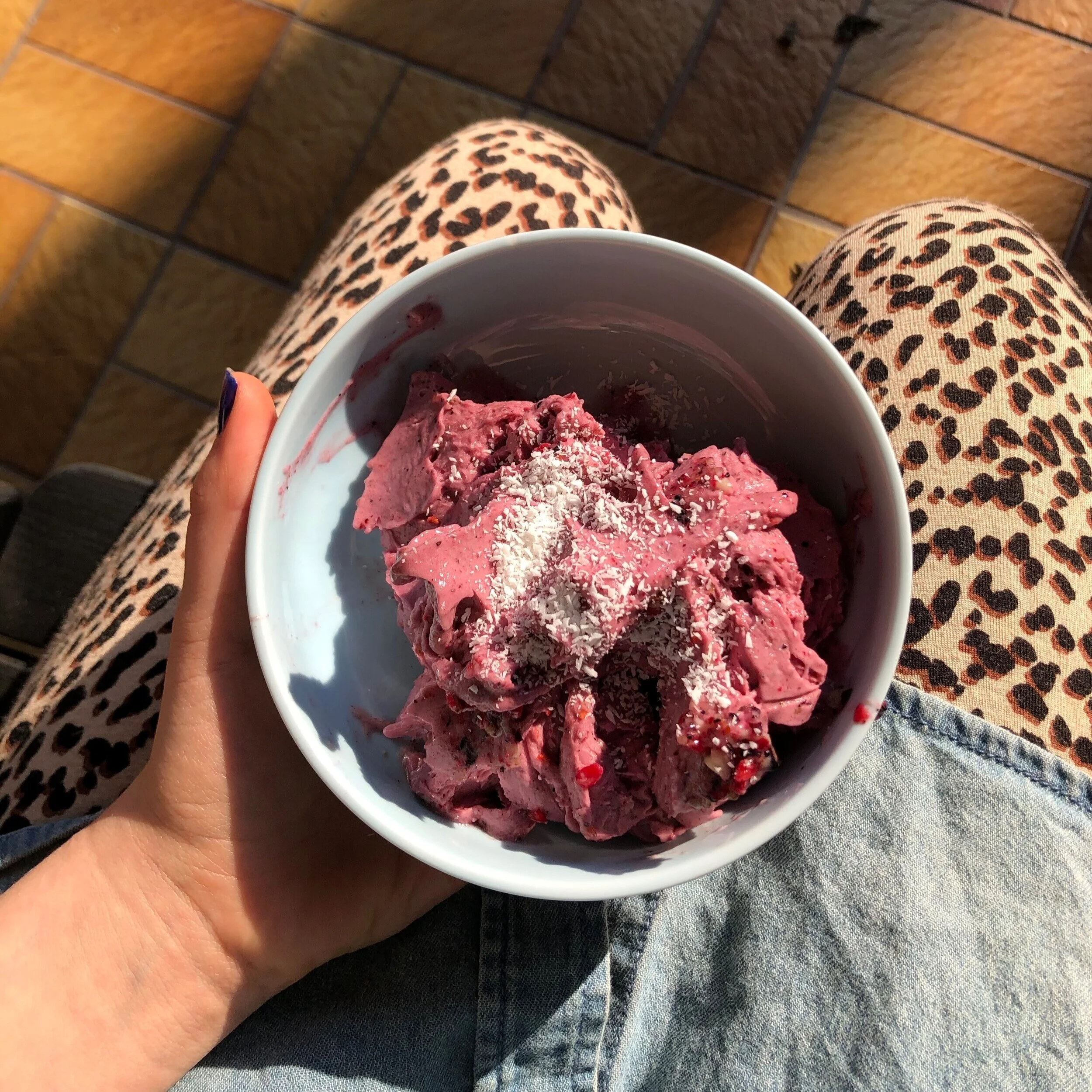 Gesundes Himbeereis (natürlich gesüßt)