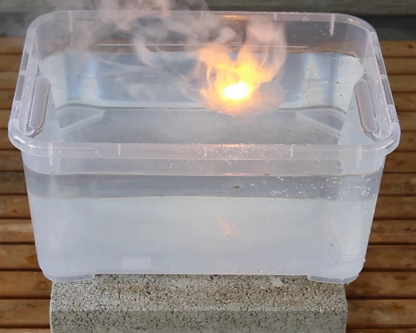 Reaktion Von Natrium Mit Wasser Natrium in Wasser — Chemie-Experimente