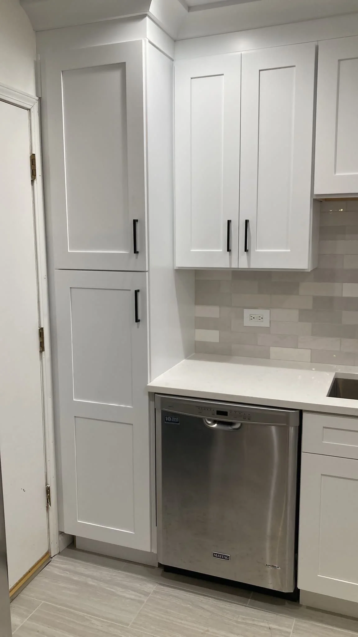 kitchen remodel, cabinet remodel, cabinet installation, kitchen renovation, remodeling service, neutral kitchen, neutral backsplash, interior design services, realtors, shaker cabinets, black matte hardware, countertop installation, custom countertop