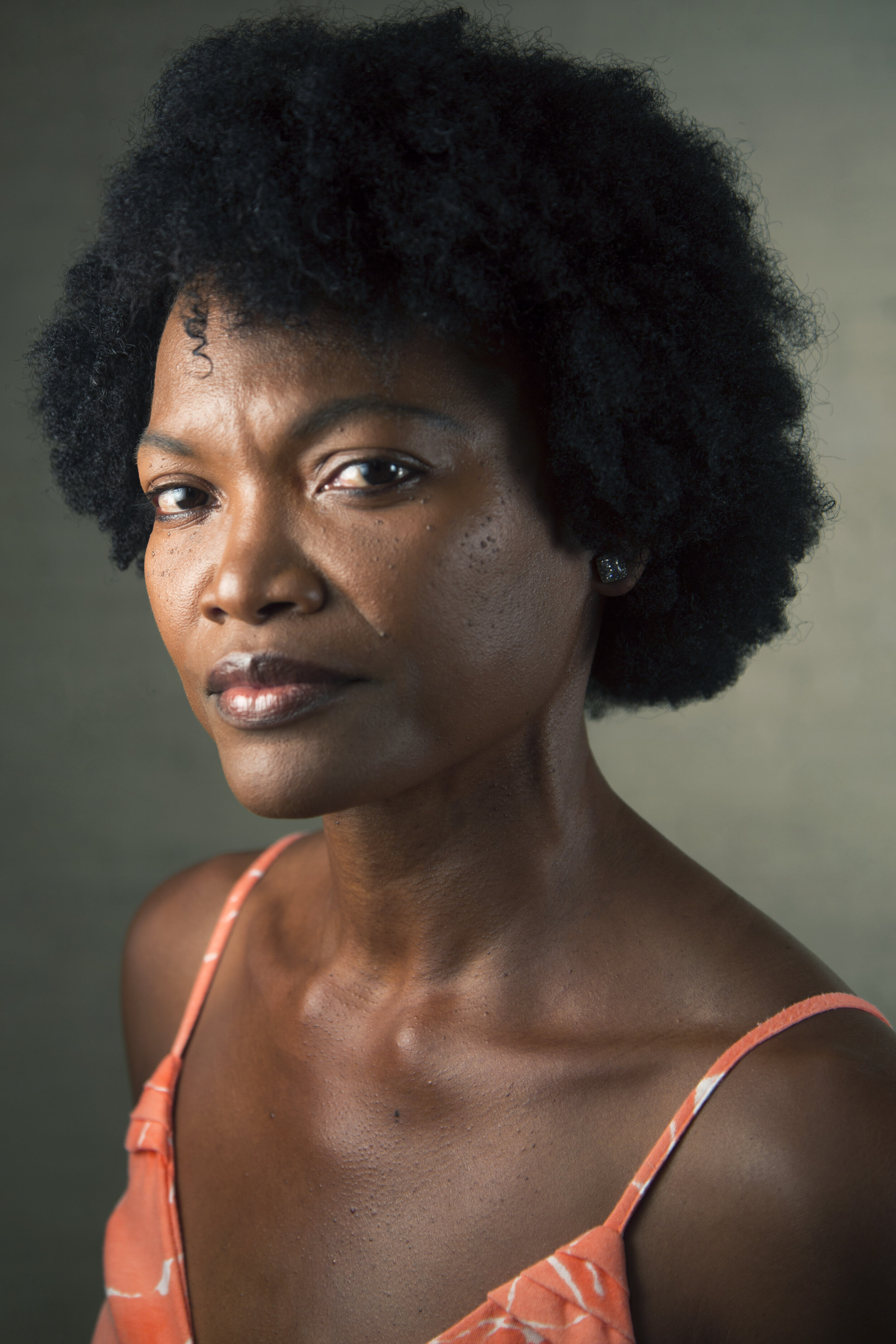 Vera Passos, dancer, choreographer, master teacher, holds the position of Associate Artistic Director with Viver Brasil Dance Company and is considered one of Salvador, Bahia’s most elegant and eloquent dancers. Vera’s profound and indigenous relatio