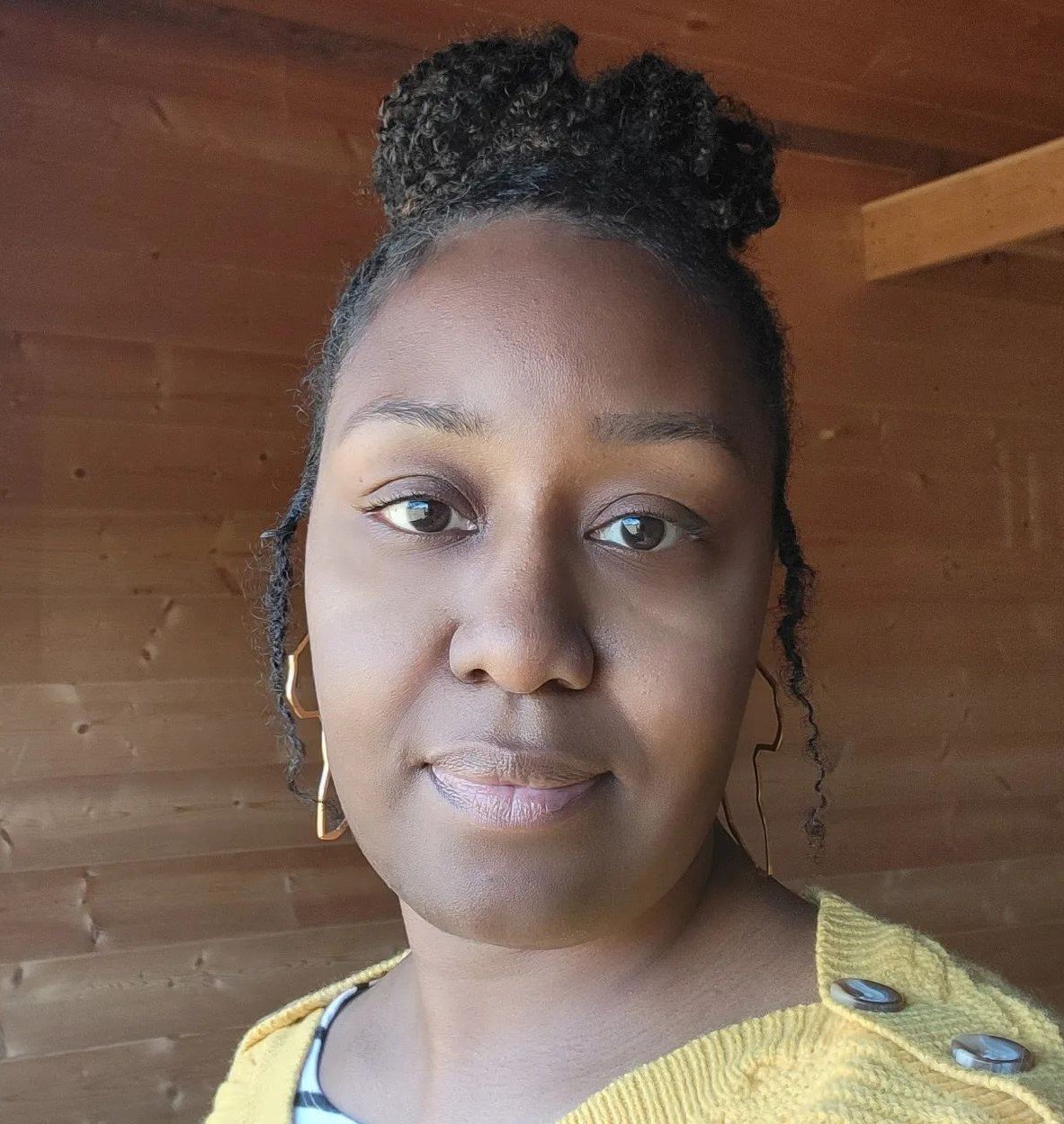Imani OshunL’ade Talabi Gross is the youngest daughter of Baba Yomi and Iya Carole
Robinson, a New York native, and has been living in Nashville, TN since 2017. When she isn’t
teaching in her school, Imani Montessori, she is selling Real Estate or se