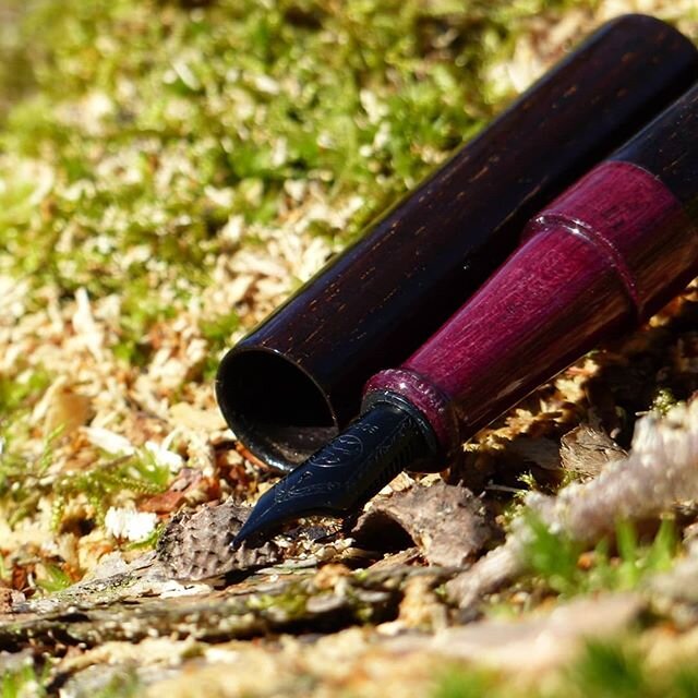 Who said wood has to look rustic? The &quot;Amapali&quot; shimmers in a majestic purple due to the natural color of the Amaranth wood which is nicely balanced with dark palisander and a black nib. What ink would you use in a pen like this?🤔
.
.
.
.
