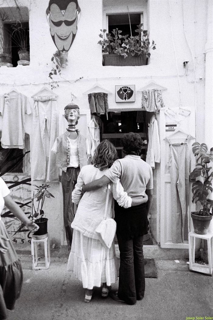 Hippies en la Ibiza de los años 70-80.jpeg