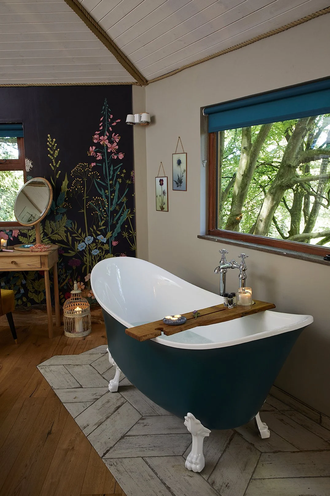 Wayfair Tree House 026.jpg