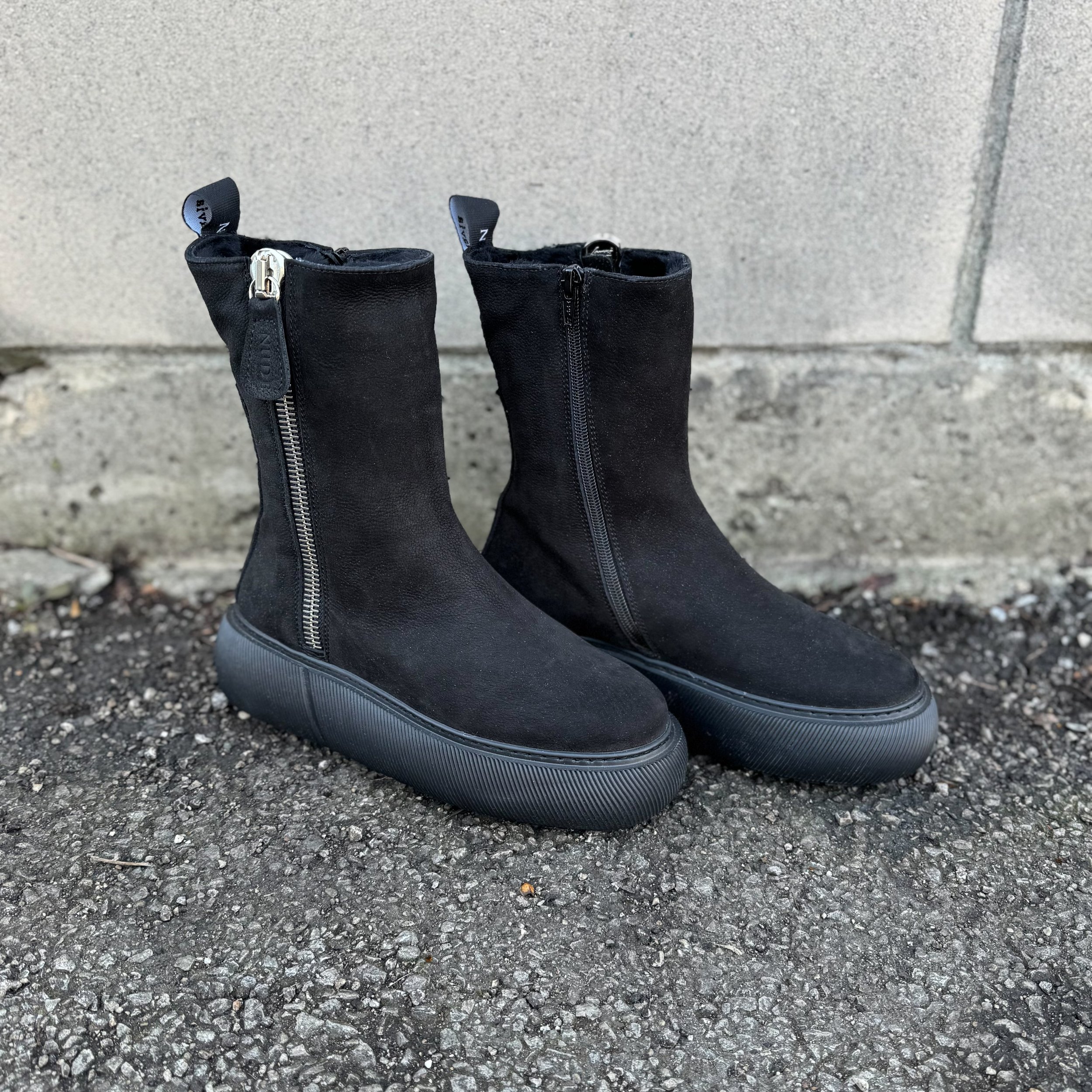 NOS.BlkMoonBoot-1.jpg