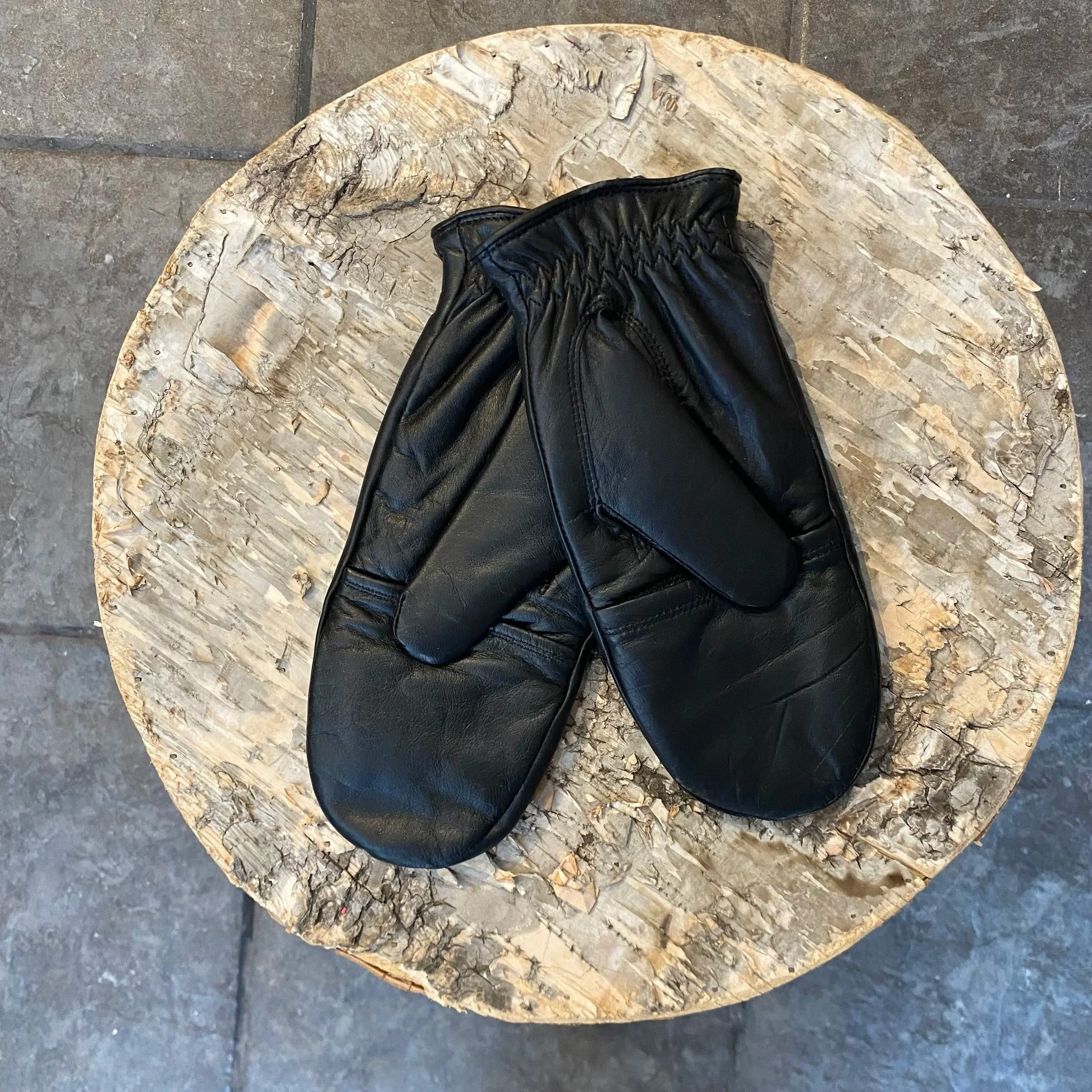 Black Leather Cinched Mittens