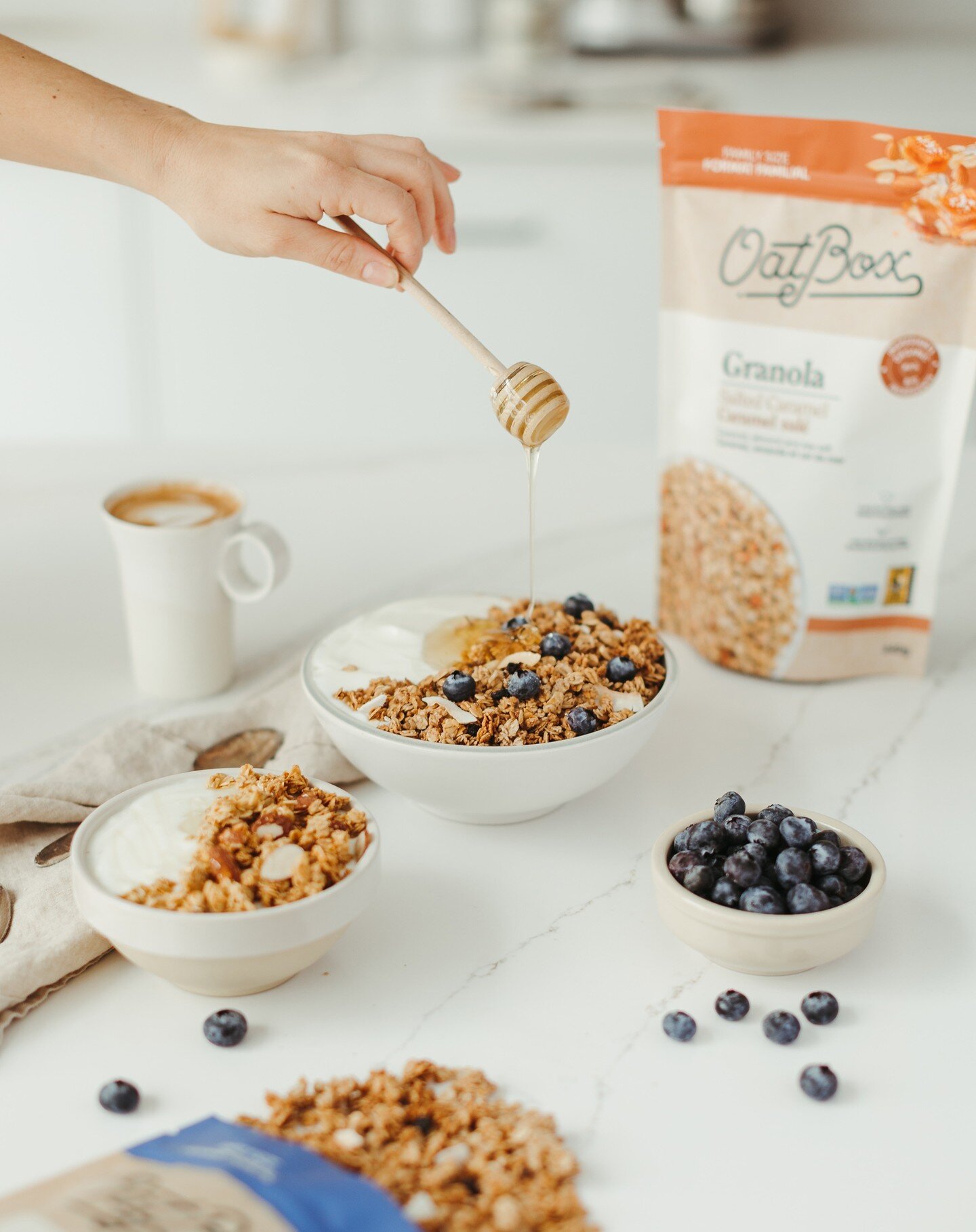 Bonjour! Simplement pour vous dire que j'ai quelques ouvertures dans les prochains mois pour la production d'images culinaires/commerciales. N'h&eacute;sitez pas &agrave; m'&eacute;crire en priv&eacute; ou par courriel pour toutes questions. Je vous 