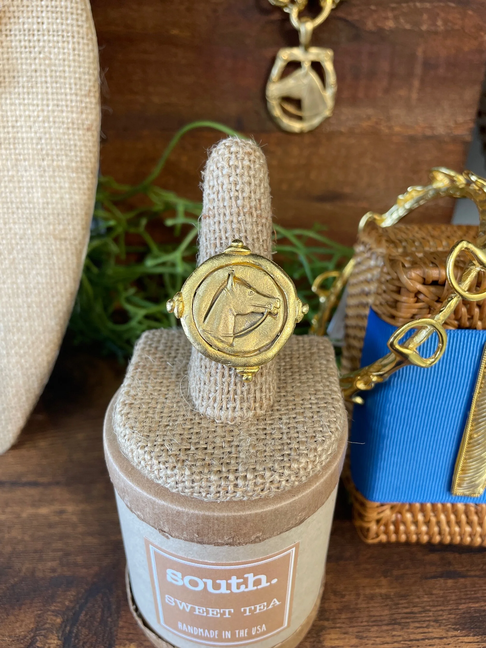 A2EB27D8-6D0F-41E6-B8FC-2FA55E297AE9