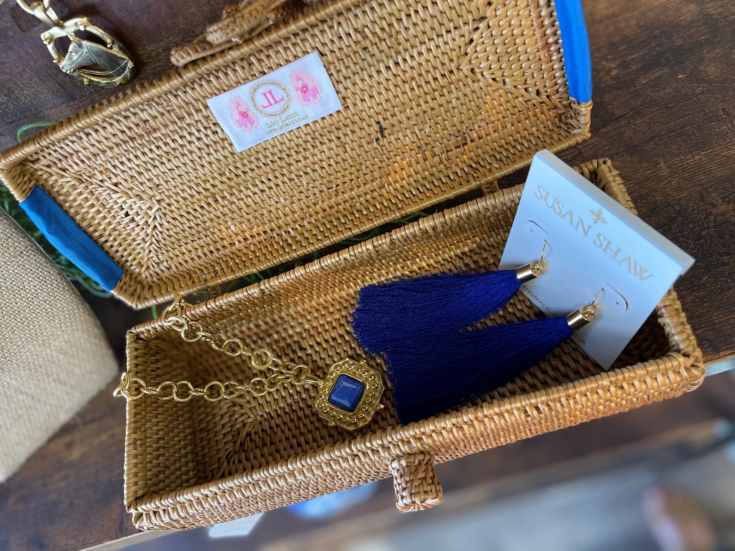 99ECBF67-43F8-42B6-A1BA-52F937F3EC38