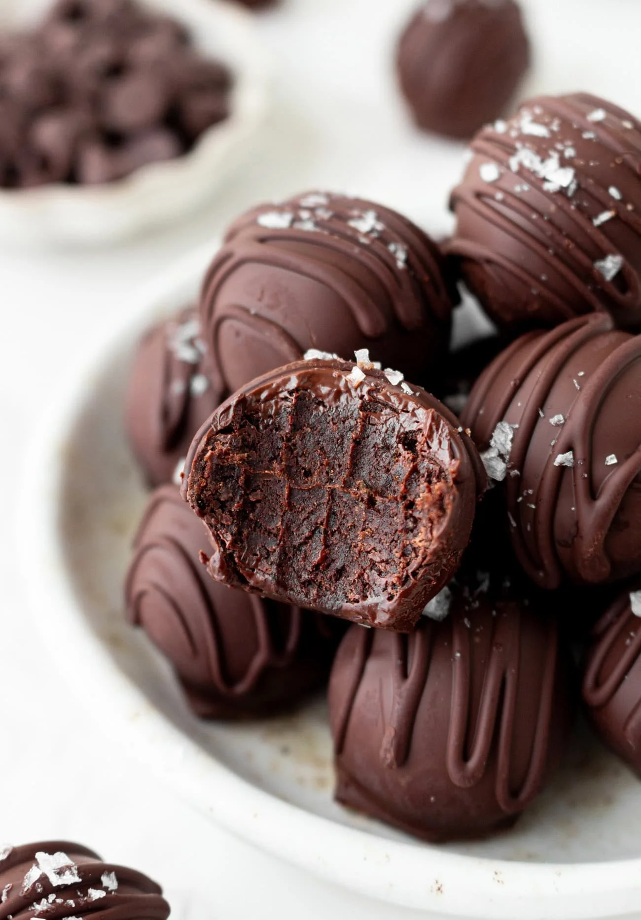 3-Ingredient Dark Chocolate Fudge Truffles (No Bake, Naturally Sweetened)