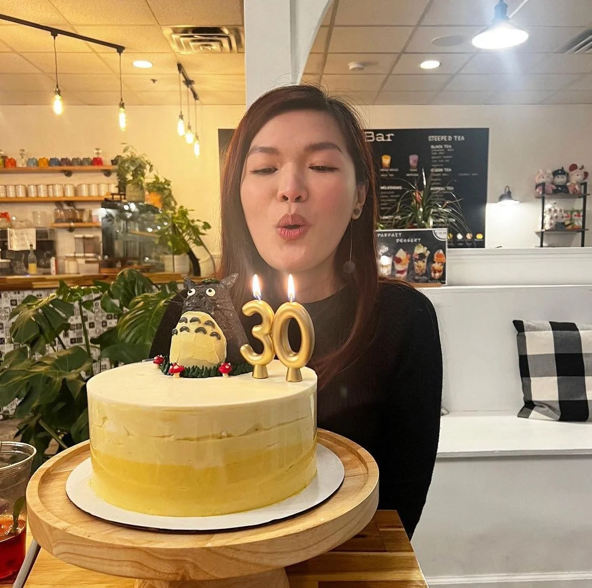 Contact 1 — CAKE BAR