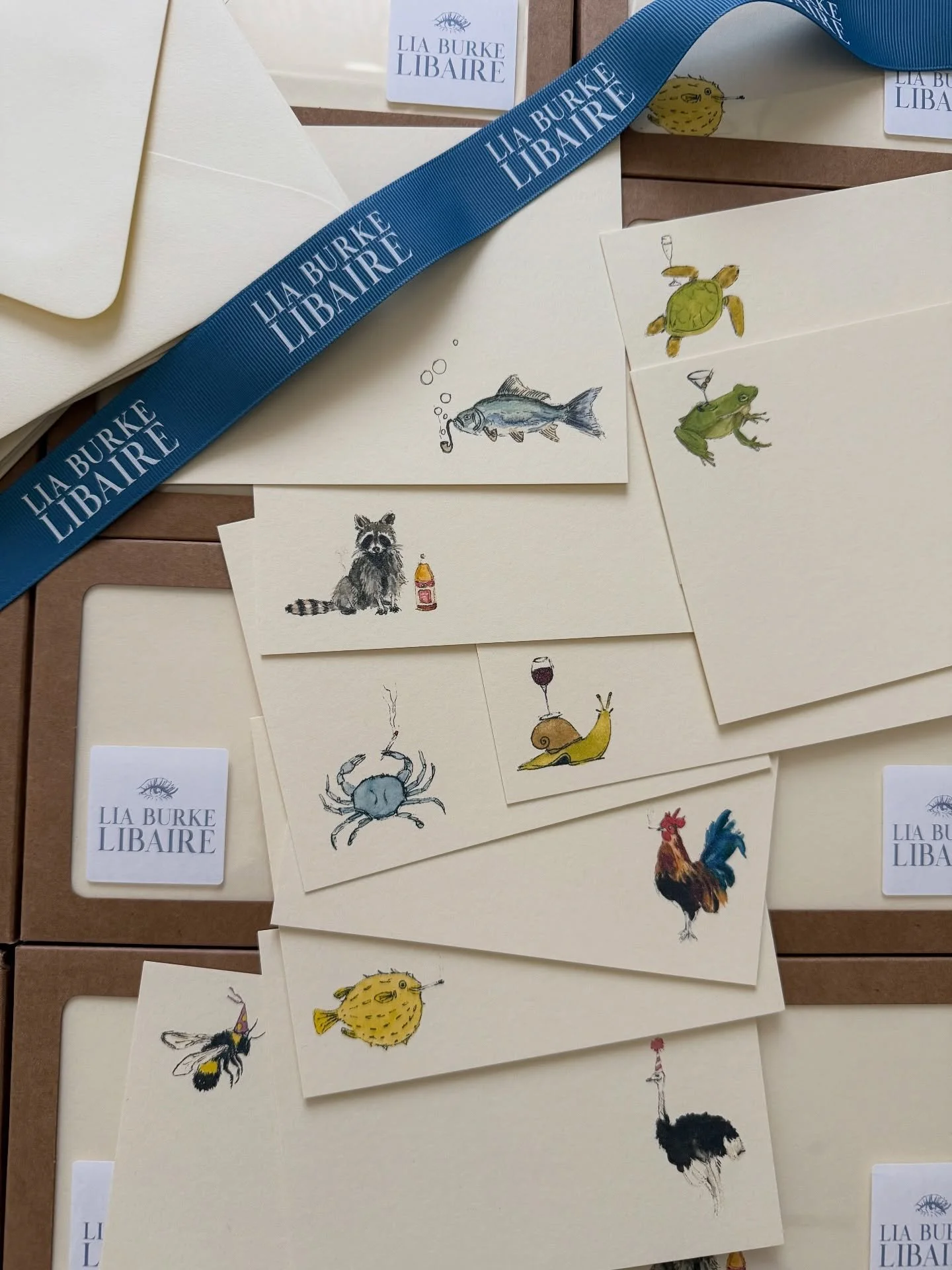 Party animal stationery packs are back in stock, just in time for the holidays! These are great gifts to stock up on for gift swaps, white elephant, etc. AND they are now less that $40 bc my entire website is now 25% off! 🐸🍸🐡🚬🦝🍻🦀 the packs are