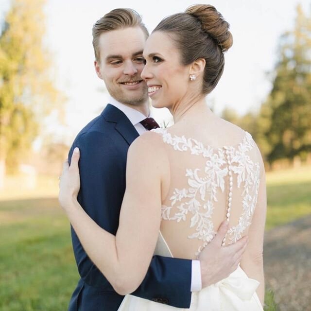 The sunshine today is giving those summertime feels! We can&rsquo;t wait to be back with our smiling brides doing what we love ☀️ #LuxeArtistrySeattle