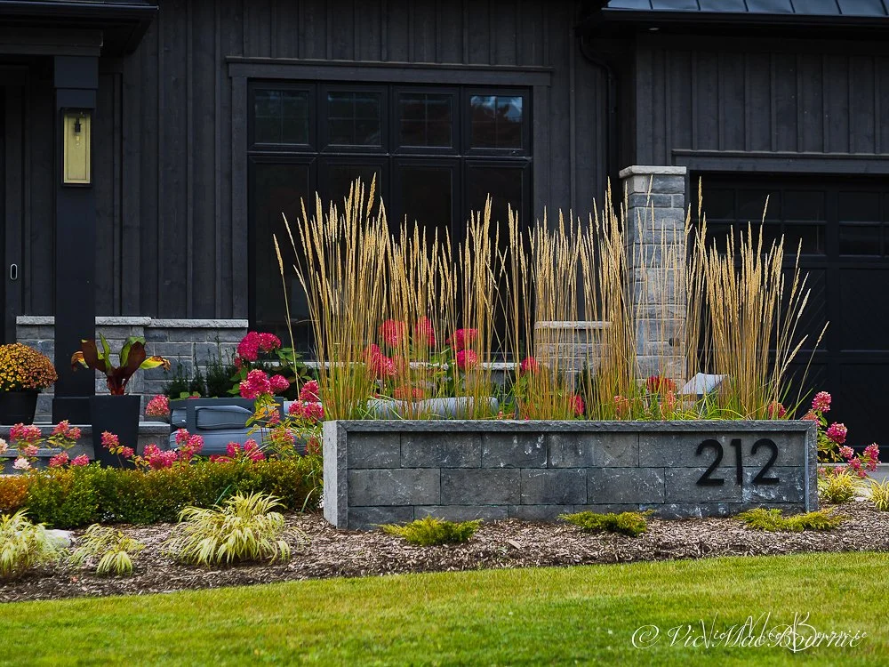 Is a knee wall in your landscaping plans?