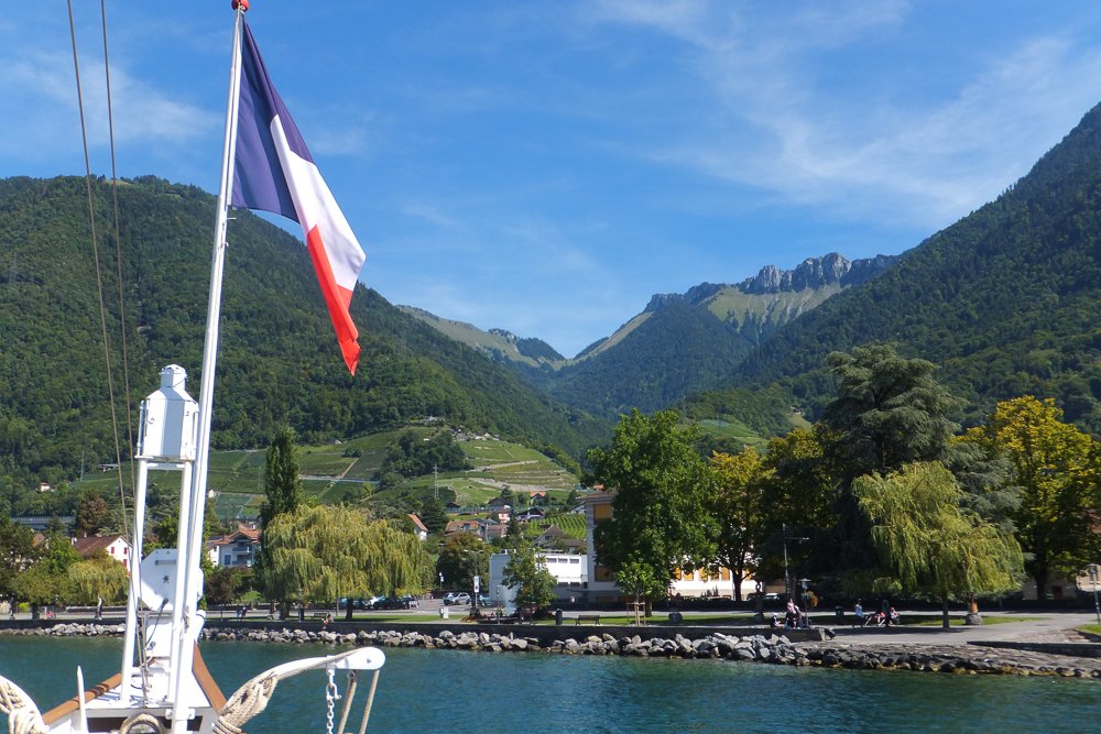 A day cruise on Lake Geneva in Switzerland with the Fujifilm F660 EXR