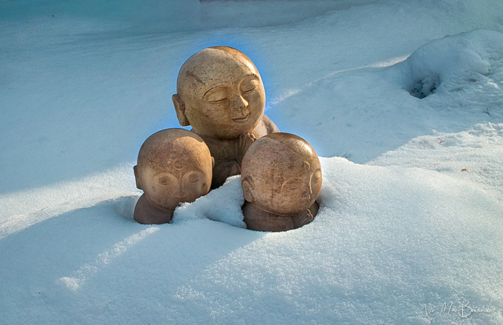Jinzu trio in snow. Sigma DP2: 125th sec/ f8.0/ iso 100.