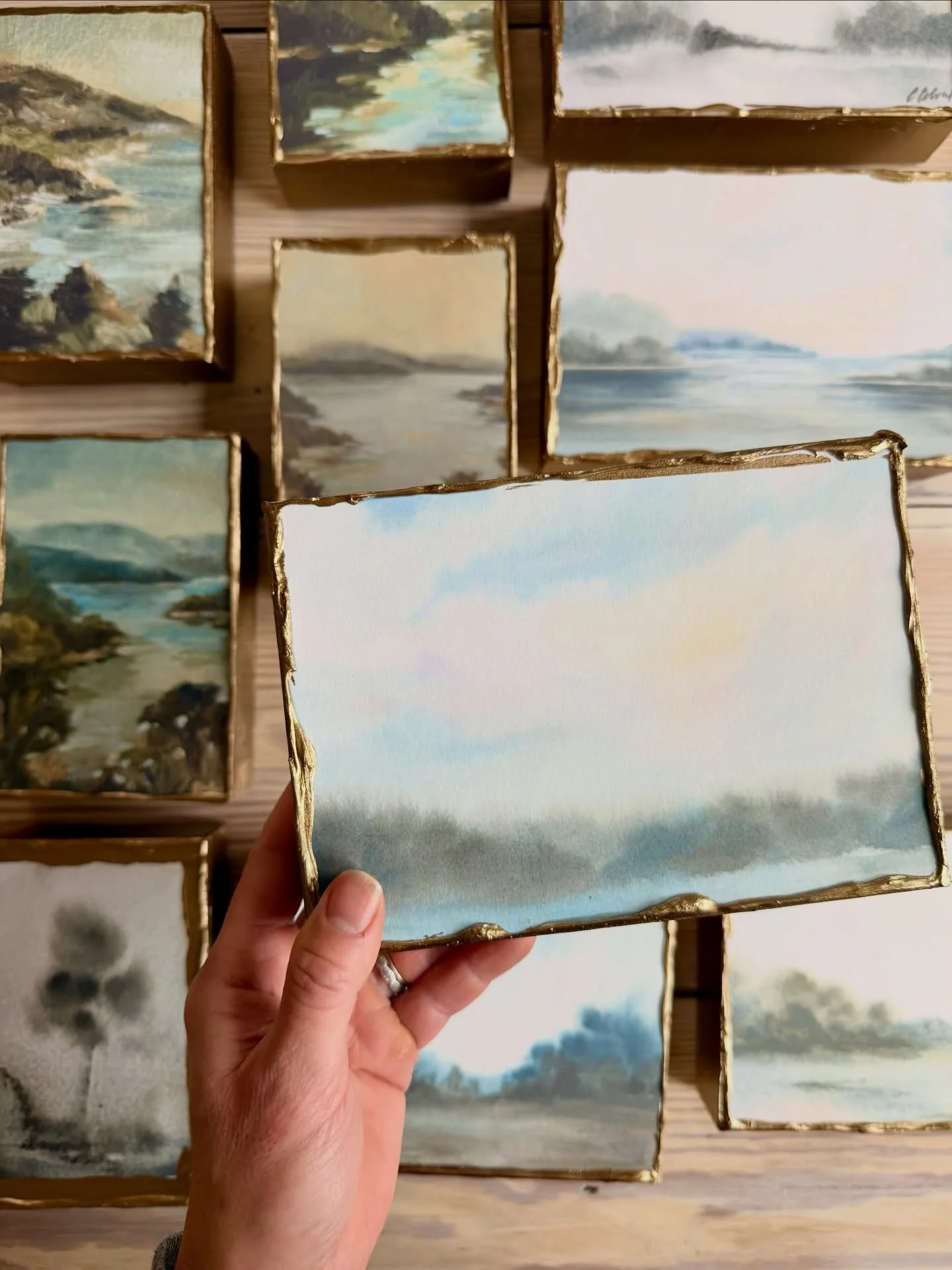 Christmas Pop-up next Thursday &amp; Friday, 9-2!🎁🎄
Come hang and browse my holiday collection, snag an original, grab a print for a friend and dig through my sale bin. ✨
Plus, @bylacey @carriepittmanart and @hannahpmorrisart will be bringing their