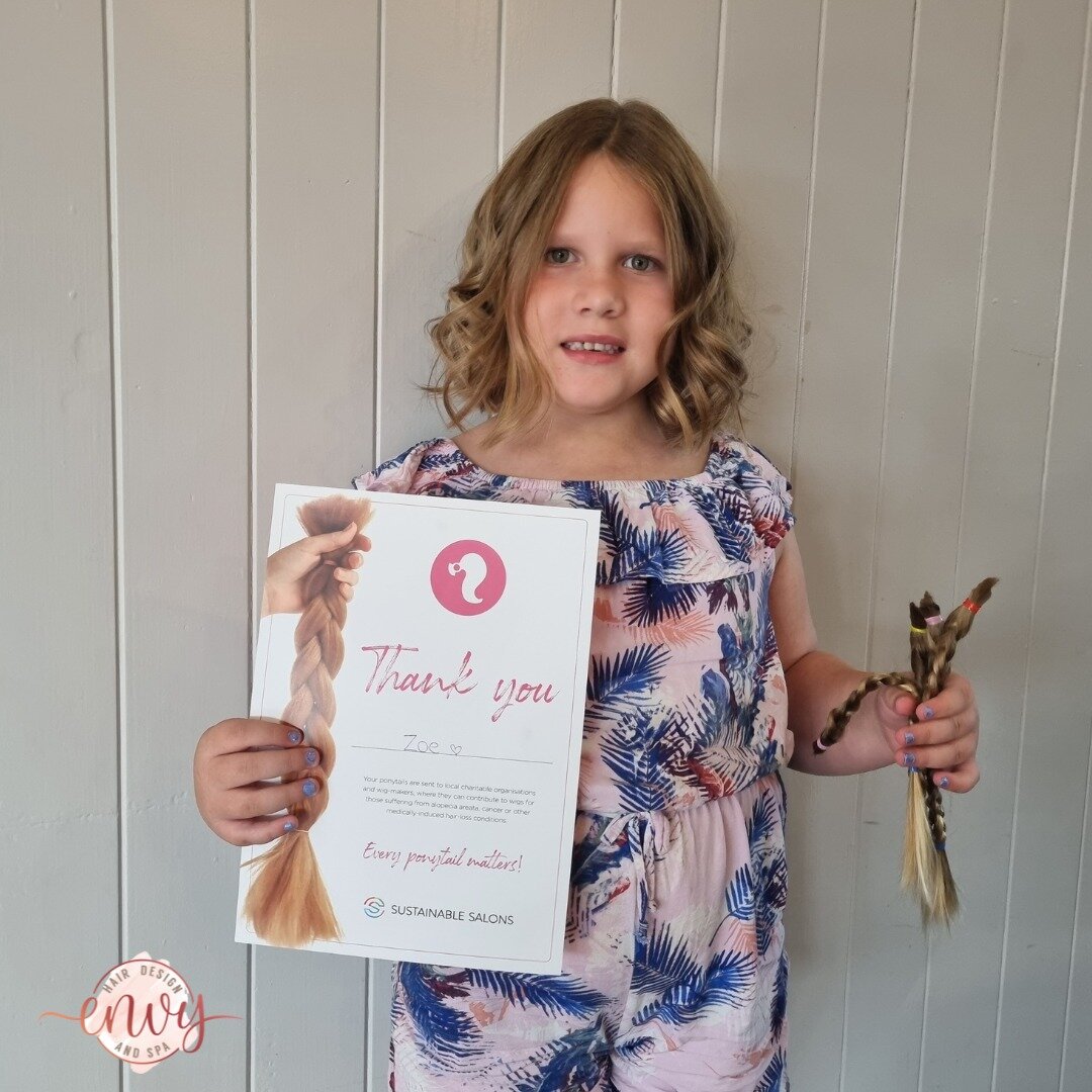 The gorgeous Zoe was very brave and had a big chop to donate her ponytails to Sustainable Salons 🙌🥰