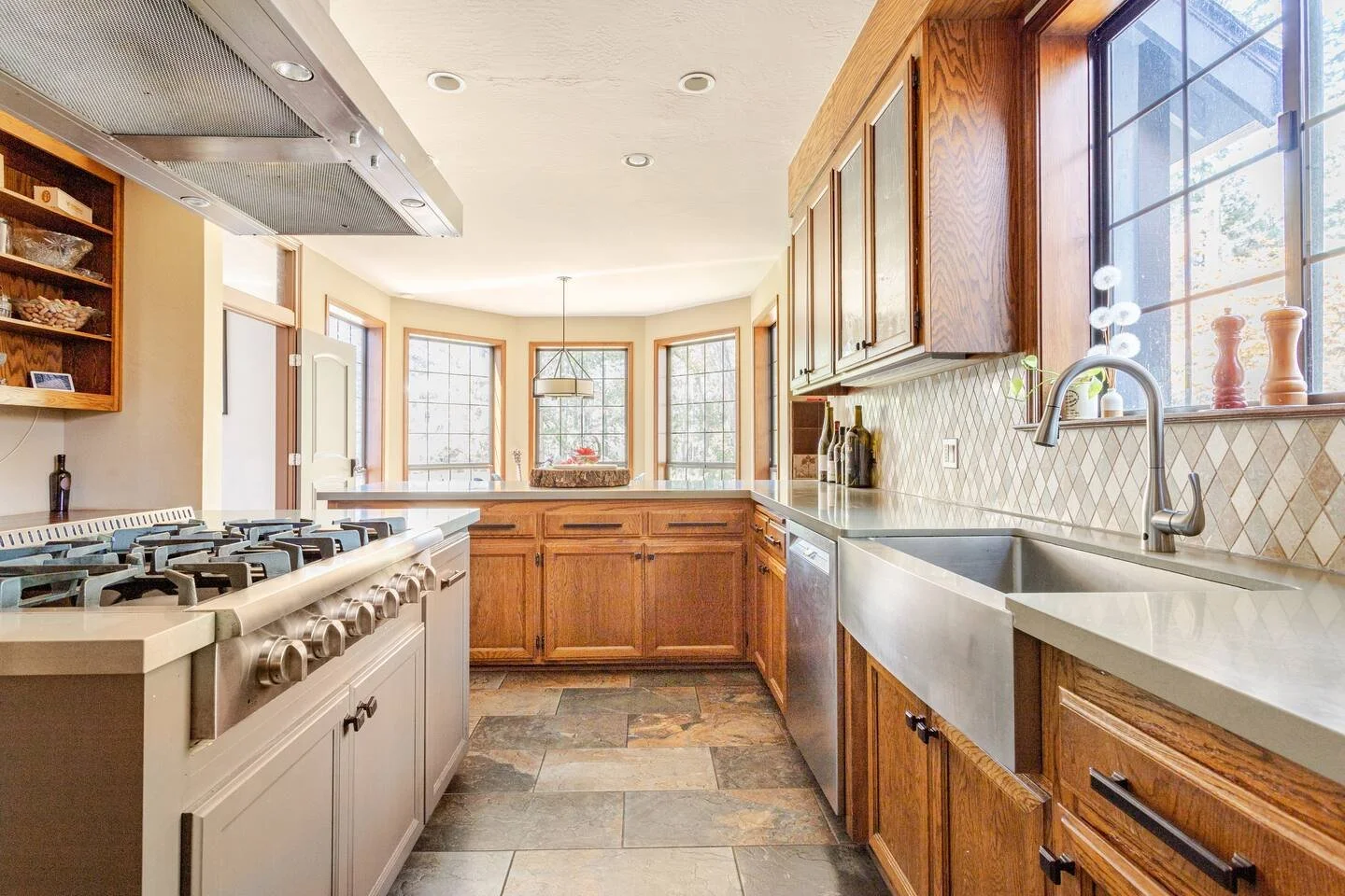 Kitchen1.jpg