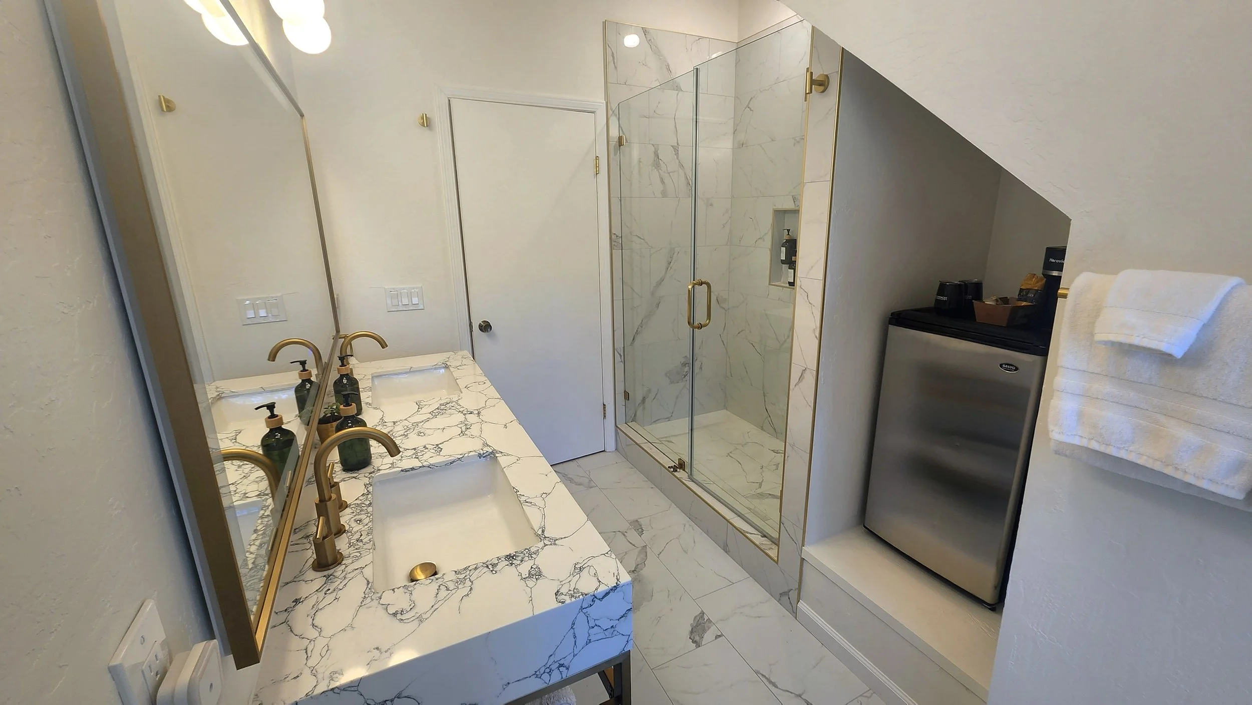 Master Bath1.jpg