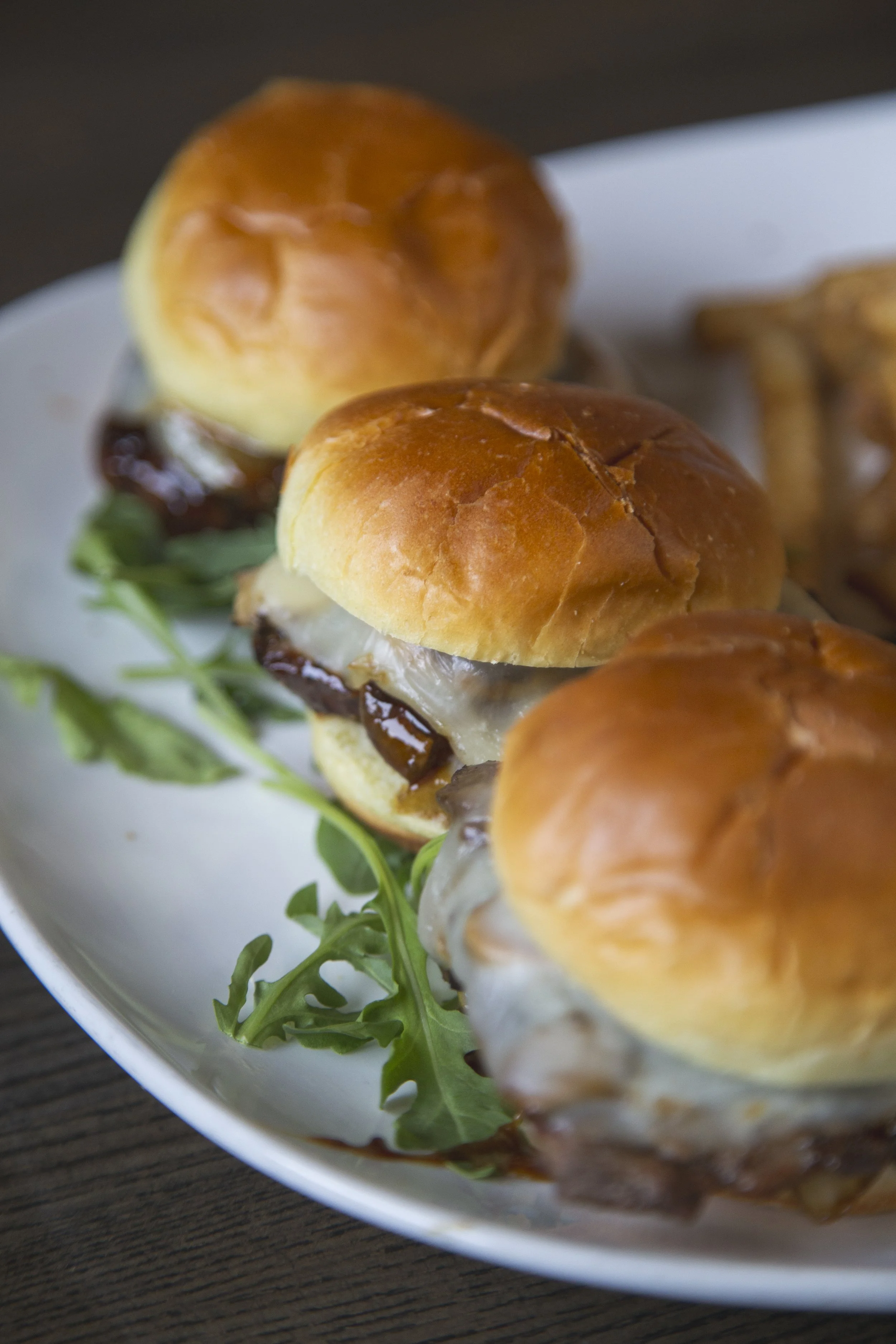 IPK_HANDHELDS_SteakSliders402.jpg