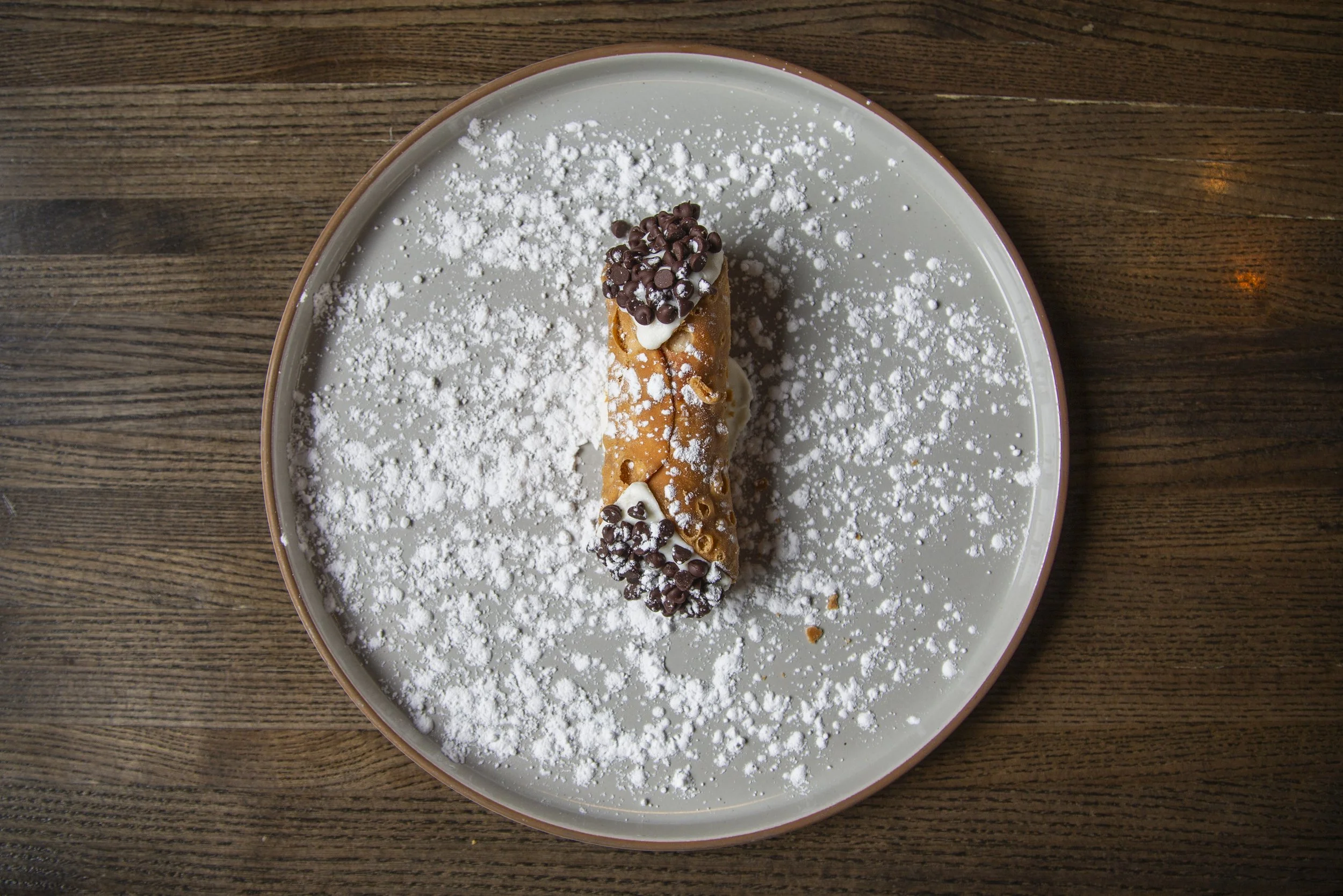 IPK_DESSERTS_Cannoli_1.jpg
