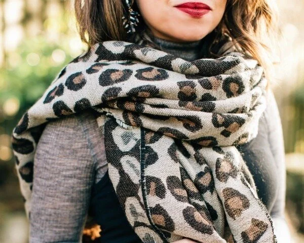 How To Wear A Leopard Print Blanket Scarf.