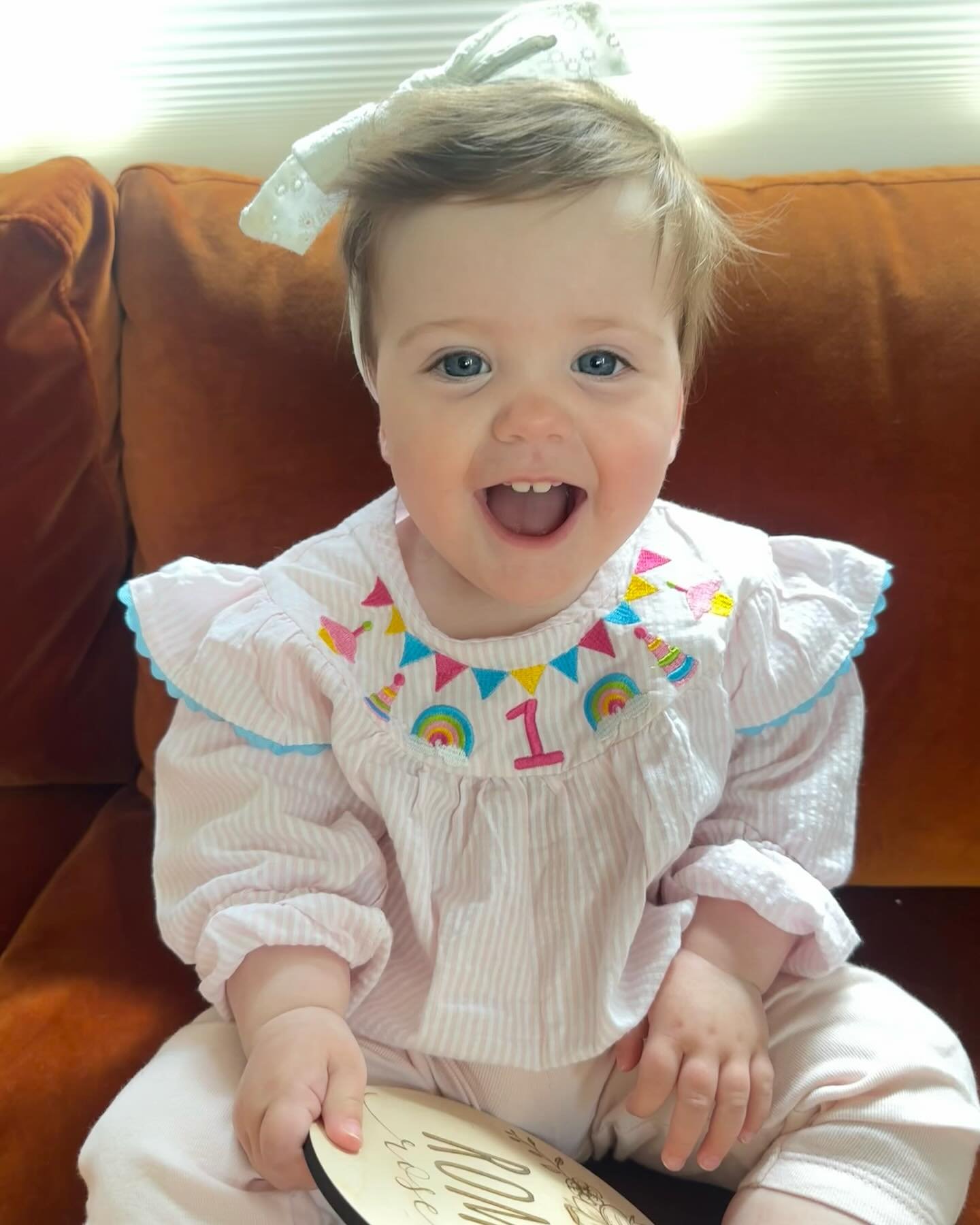 I never imagined I would be planning a bee-themed birthday for my baby. &ldquo;So Sweet to Bee One!&rdquo; but I knew it would make Romy smile. So, so bee it. 😆
Romy fell in love with a little bee toy when she was around 4 months old. It calmed her,
