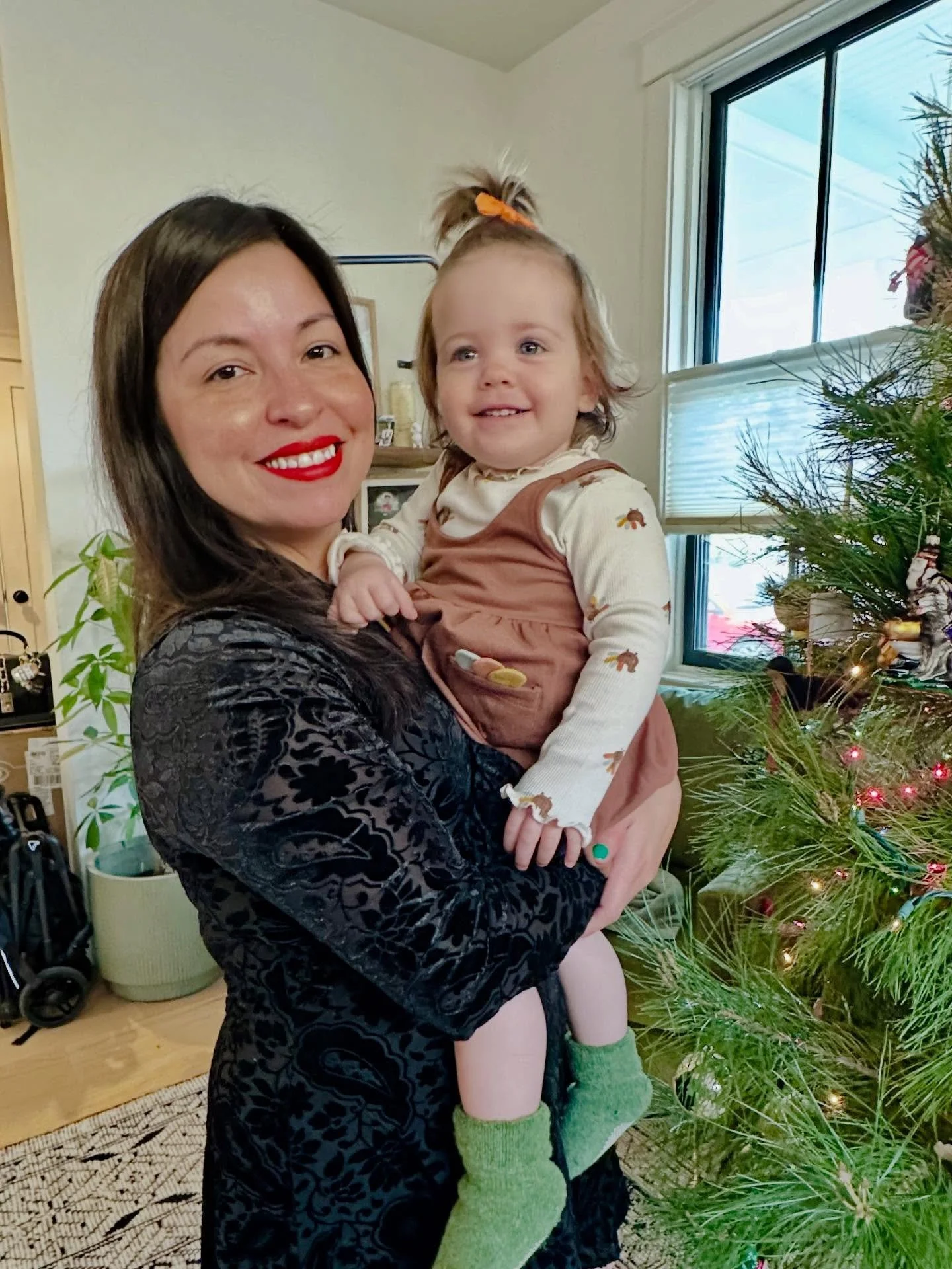 Happy Thanksgiving! So blessed to be thankful for so much this year. It always makes my heart happy to see Romy with her cousins. It was wonderful to experience this holiday with my baby, she had her first Thanksgiving meal. She loved mashed potatoes