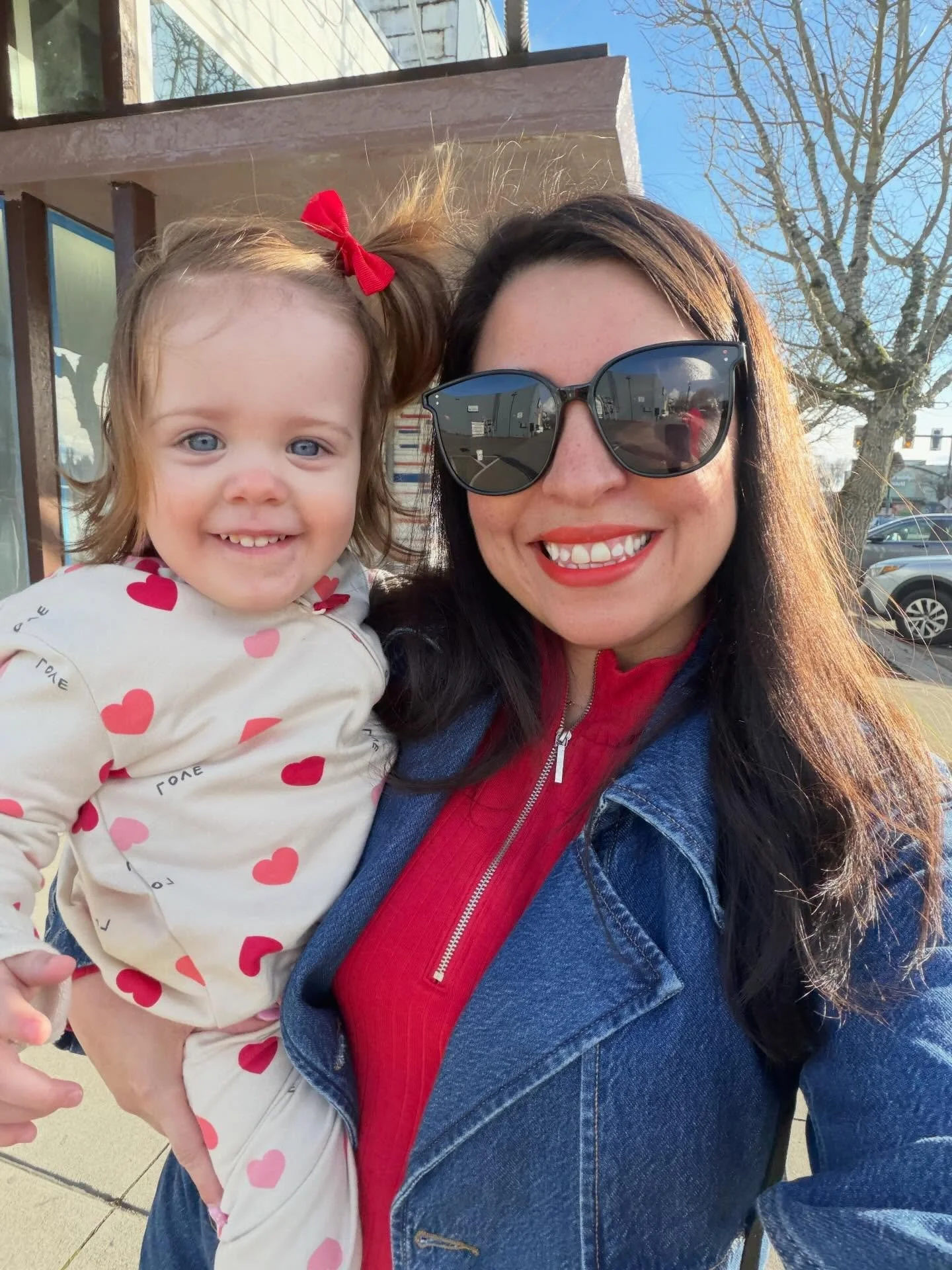 Happy Valentine&rsquo;s Day💜 Ending the day taking notes from Romy Rose. She showed me exactly how to do it right, wear your favorite shape (obviously a heart), spend time in your happy place, dance wherever you are, and share the things you love mo