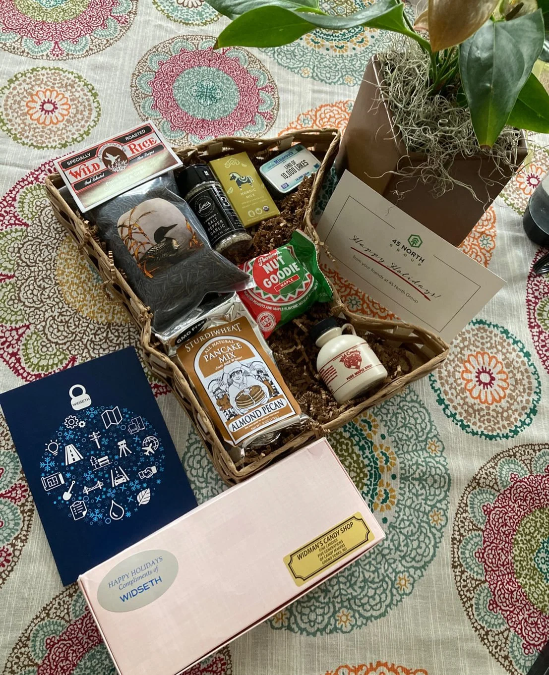 A very merry Thank You 🫶🏻 Our hired team from 45 North Group (project management) send us a beautiful gift basket filled with some MN sourced goodies! And @widsethdesign (our architects) sent a box of chocolates from @widmans_grandforks - not pictu
