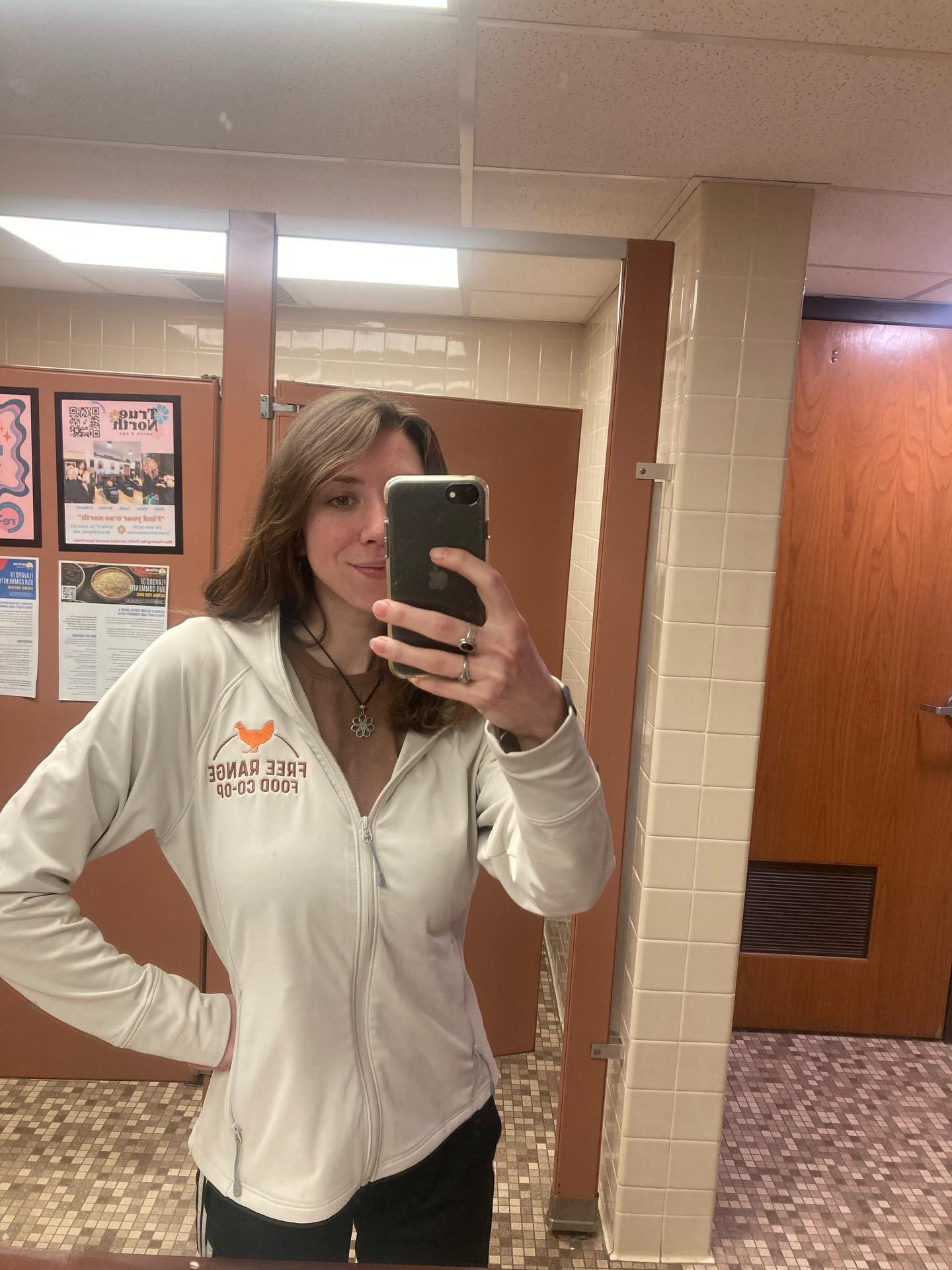 FRFC volunteer, Lydia, sporting our new merch after the CIC Meeting yesterday! 

Swipe to see the other styles we have available! All are still available for order/pre-order on our website www.FreeRangeFood.coop/merchandise ❤️🐓