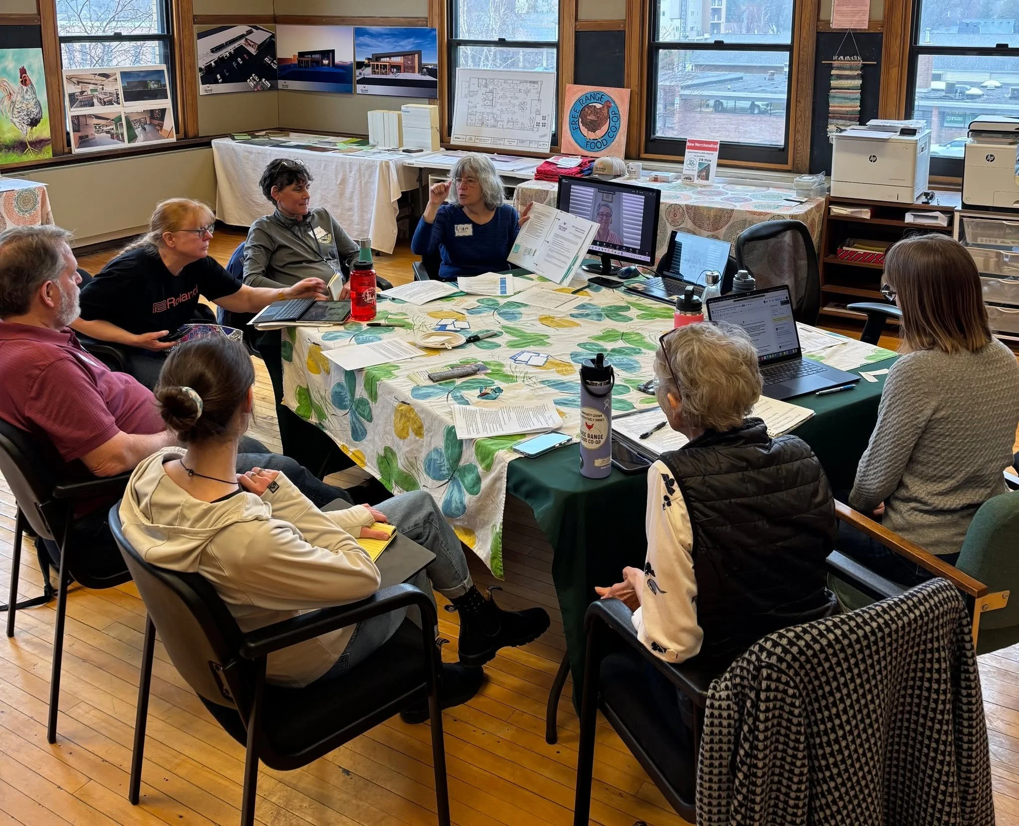 Our Owner Connectors are all trained and ready to start making phone calls to fellow owners! Over the last two weeks they've received training videos and materials created by volunteer Ellen Smilanich and campaign consultant Katie Novak. Plus in pers