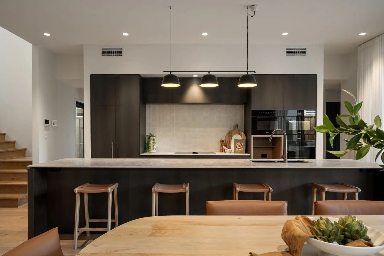 kitchen dining.jpg