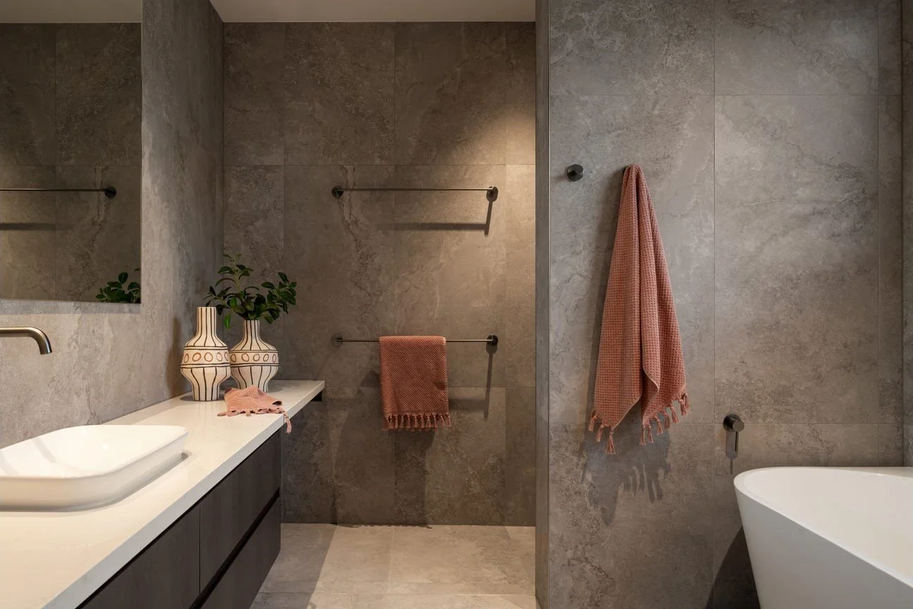 ensuite.jpg