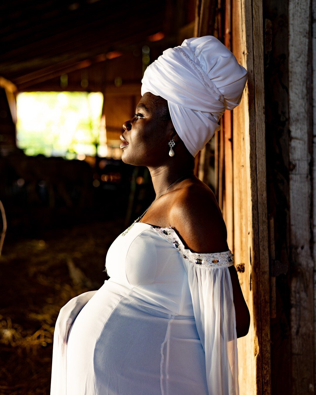 I got the exceptional joy of photographing this Nigerian couple last week who are awaiting the arrival of their first baby anytime! I can't wait to meet her because her parents are absolutely amazing. Also, side note...ARE THESE DRESSES NOT INCREDIBL