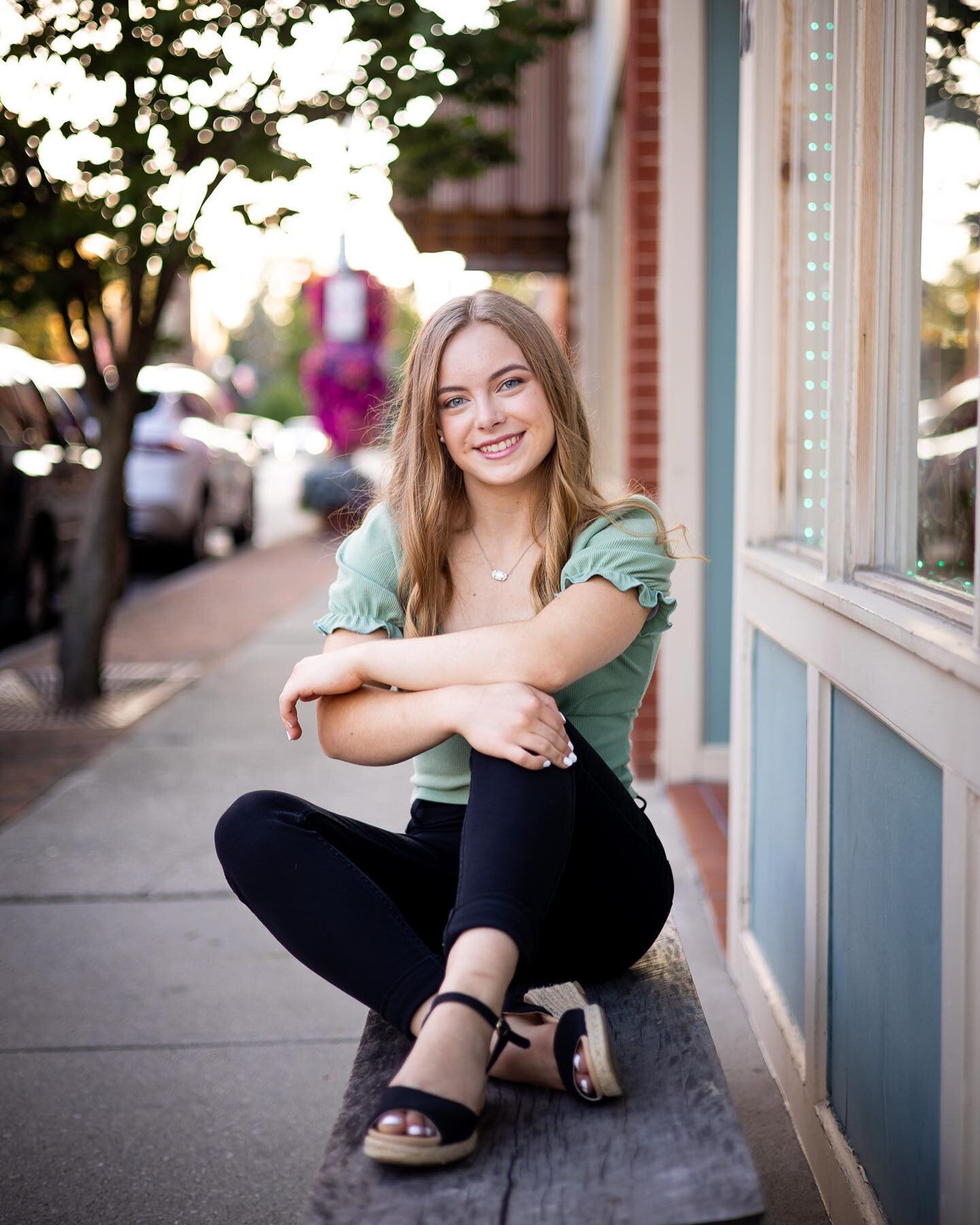 Climbing out from a pile of editing, but I enjoy looking back through and seeing what we got! Katelyn makes an adorable capture. 😊 

#classof2023 #thetwelfthyear #seniorphotosohio #columbusseniorphotographer #lewiscenterphotographer #614photographer