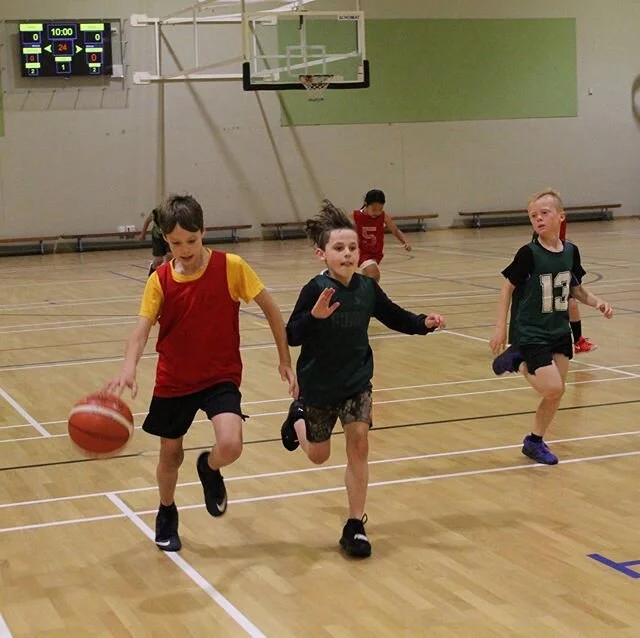 Gators Camps are on next week 🏀⁣
⁣
Make sure you get signed up if you want to play some basketball during your holidays.⁣
⁣
Only 10 spots left per grade - so be quick!!⁣
⁣
🐊🏀💚
