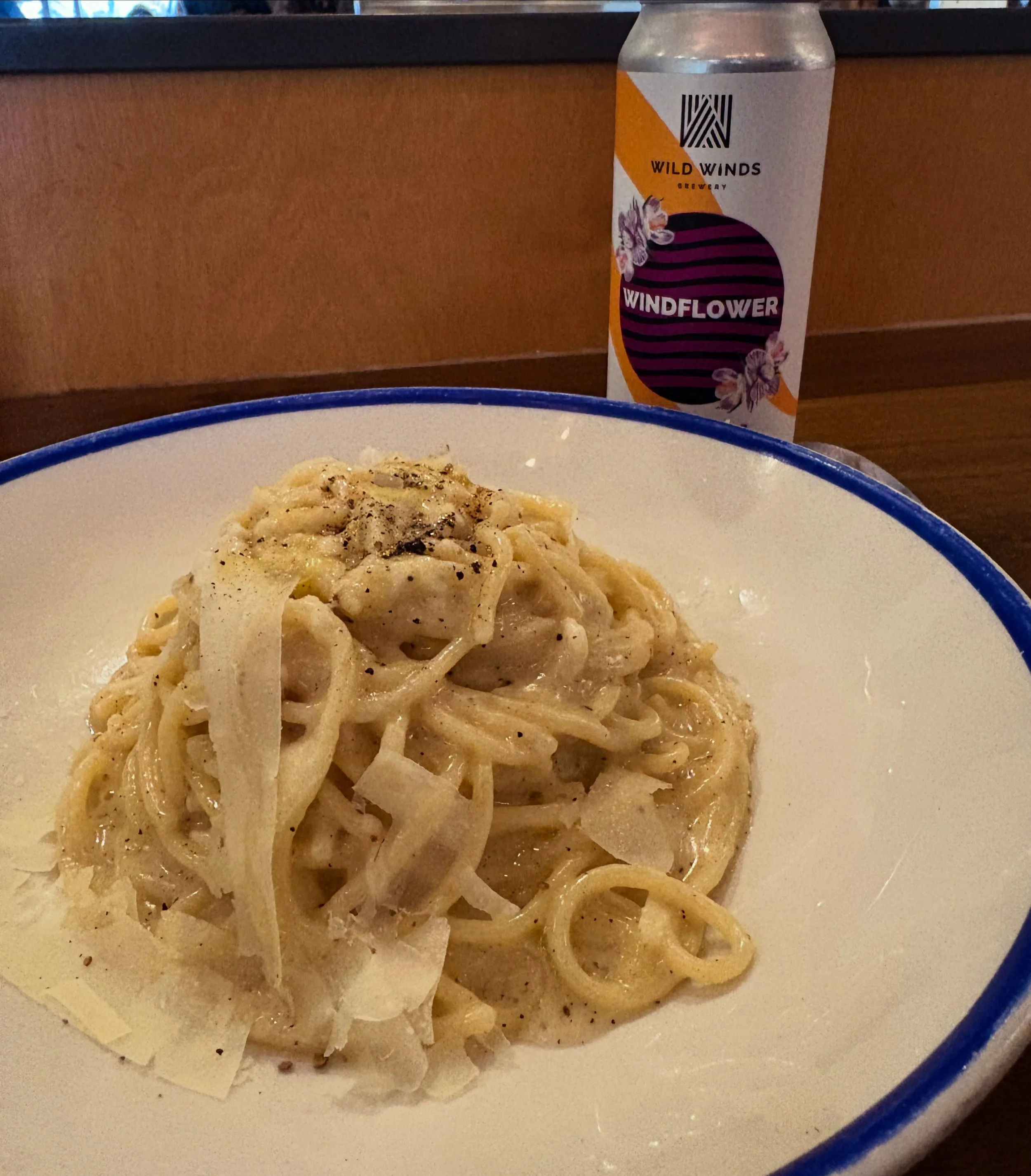 Some pairings just make sense.

Our Windflower Belgian Blond + @tenfoothenry Spaghetti (cacio e pepe) is absolutely one of them.

Windflower&rsquo;s Belgian yeast brings notes of baking spice, clove, orange and lemon zest, which play beautifully with